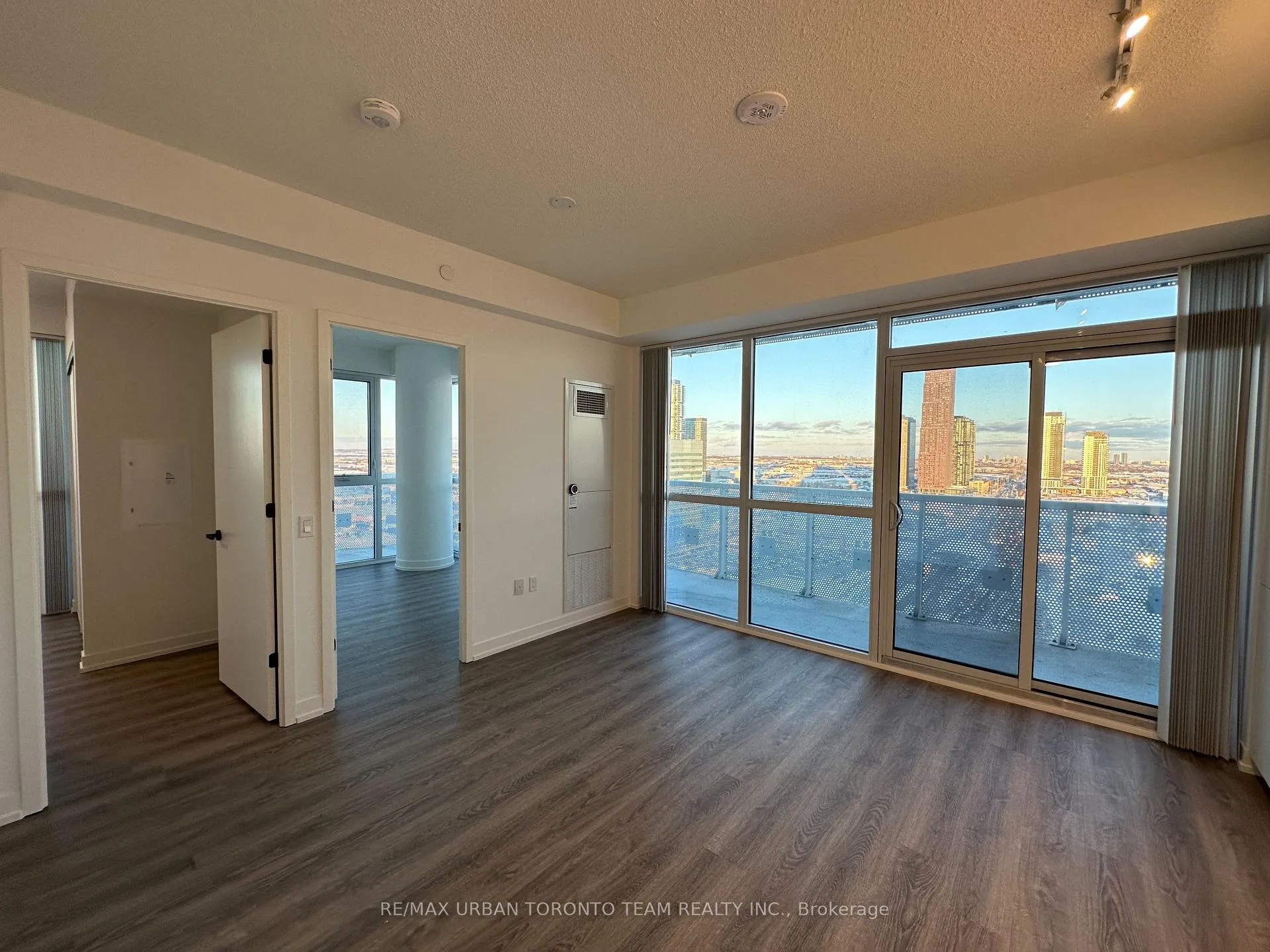 Photo 3 of Unit 2206, 8 Interchange Way, Vaughan, Vaughan Corporate Centre — HOMEH