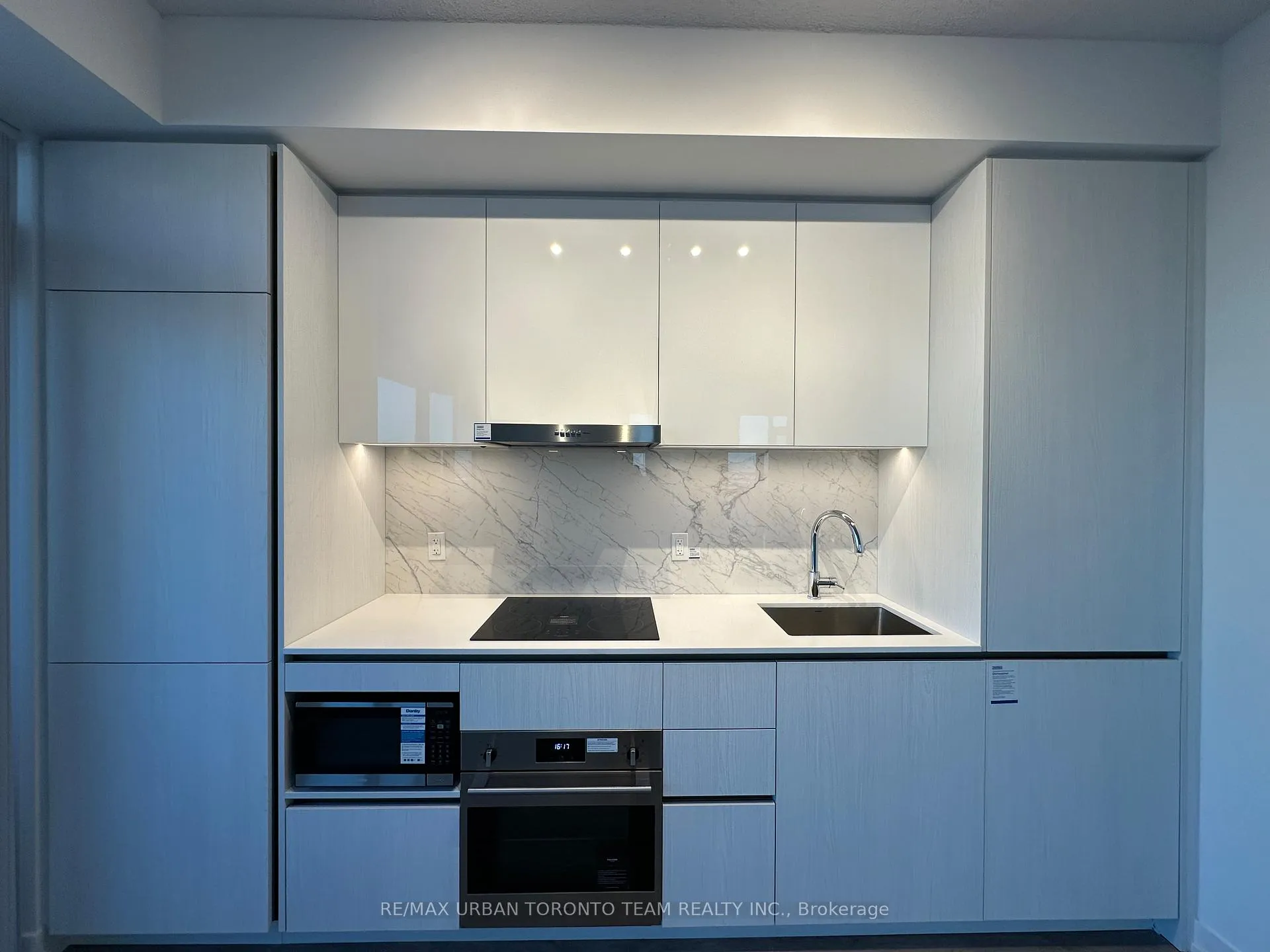 Photo 7 of Unit 2206, 8 Interchange Way, Vaughan, Vaughan Corporate Centre — HOMEH