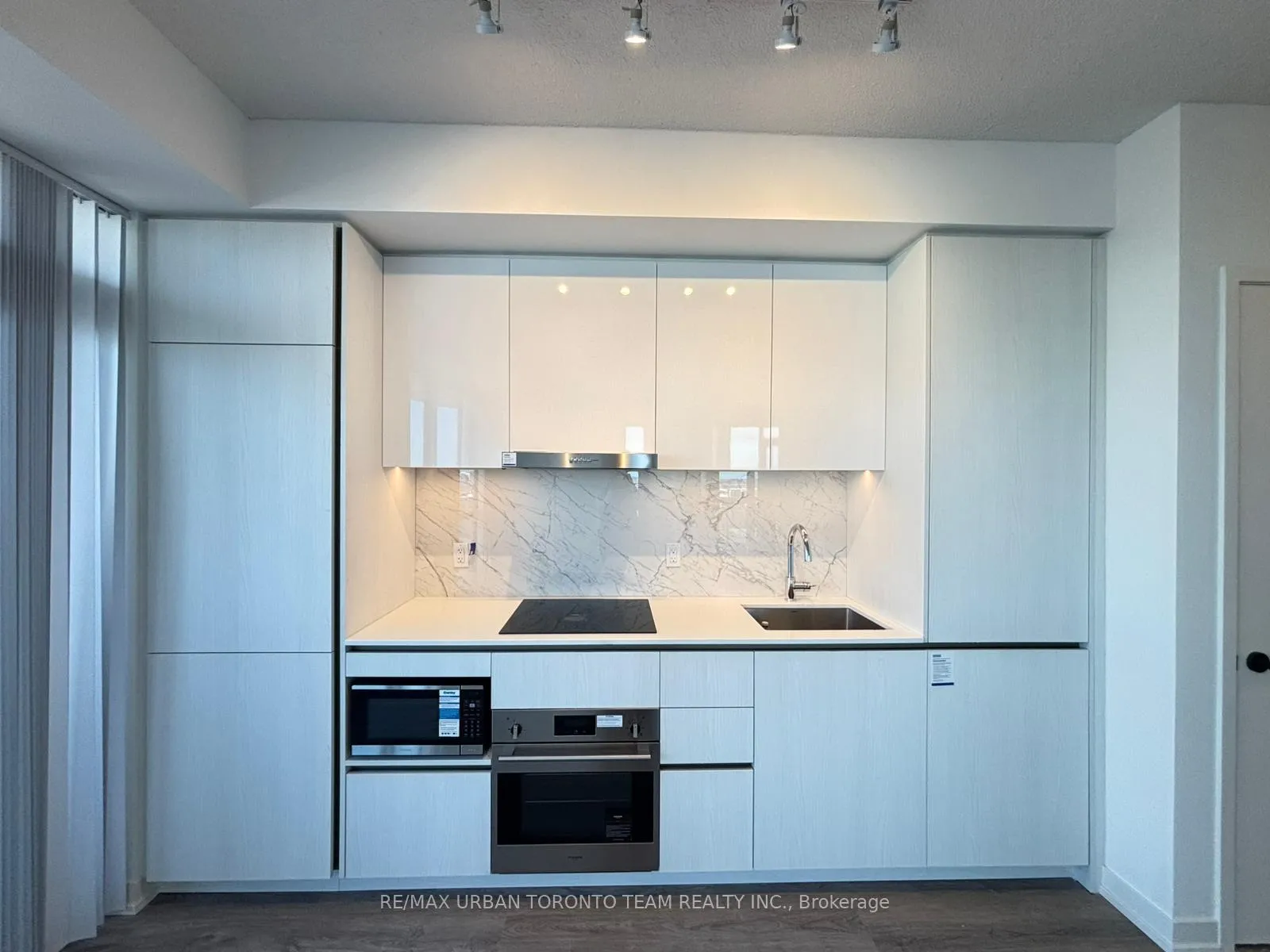 Photo 8 of Unit 2206, 8 Interchange Way, Vaughan, Vaughan Corporate Centre — HOMEH