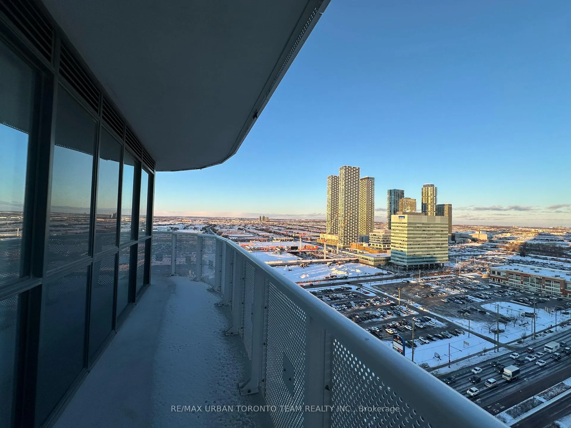 Photo 11 of Unit 2206, 8 Interchange Way, Vaughan, Vaughan Corporate Centre — HOMEH