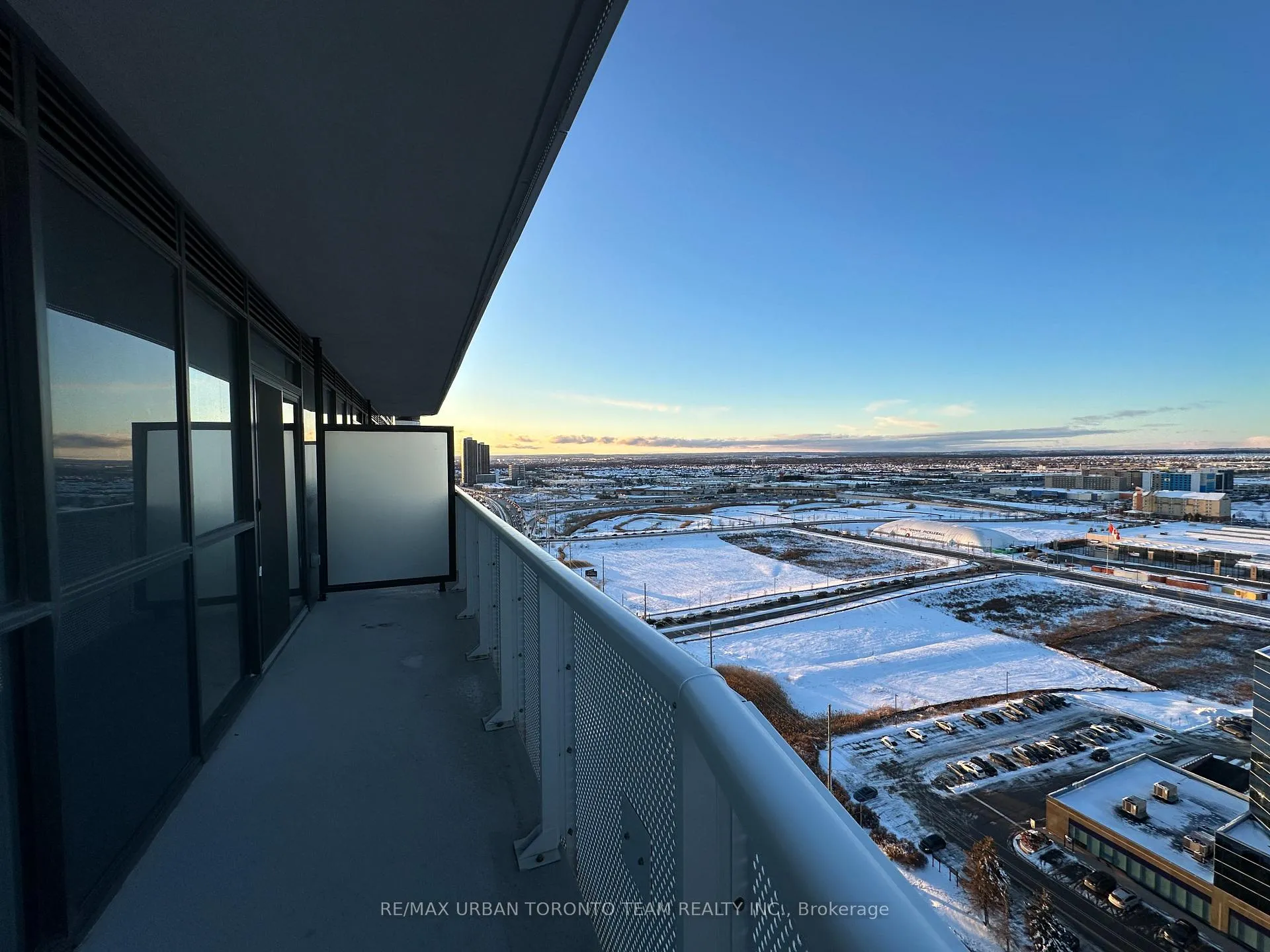 Photo 13 of Unit 2206, 8 Interchange Way, Vaughan, Vaughan Corporate Centre — HOMEH