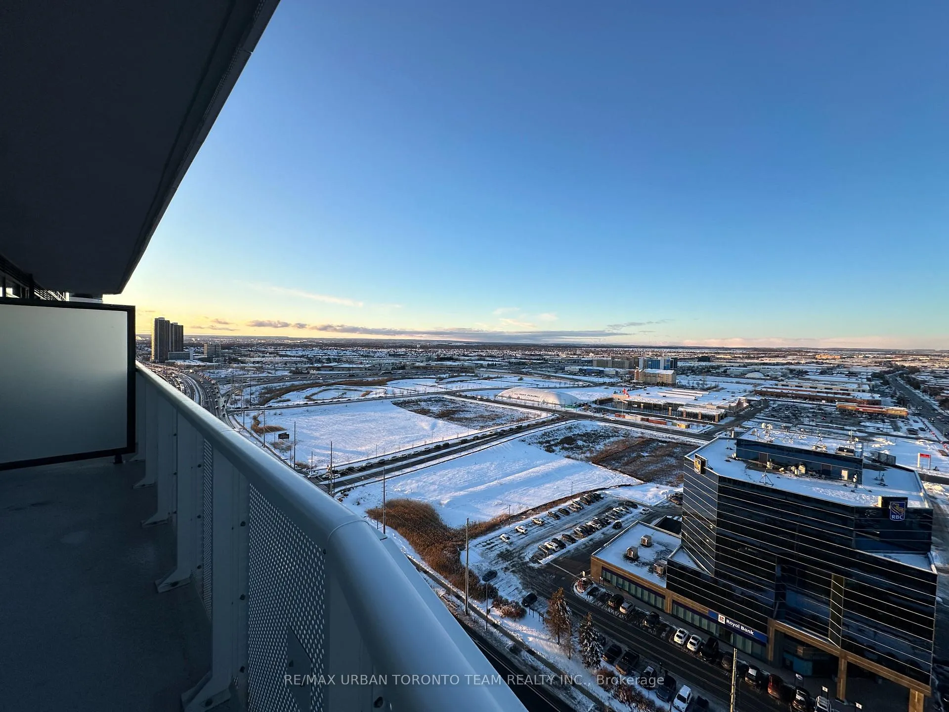Photo 14 of Unit 2206, 8 Interchange Way, Vaughan, Vaughan Corporate Centre — HOMEH