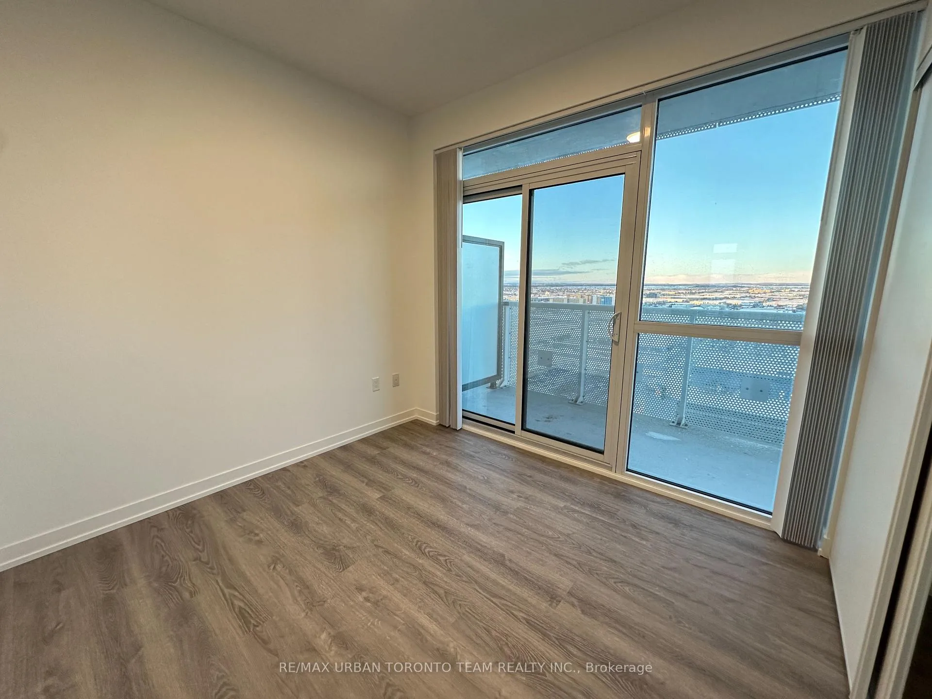 Photo 16 of Unit 2206, 8 Interchange Way, Vaughan, Vaughan Corporate Centre — HOMEH