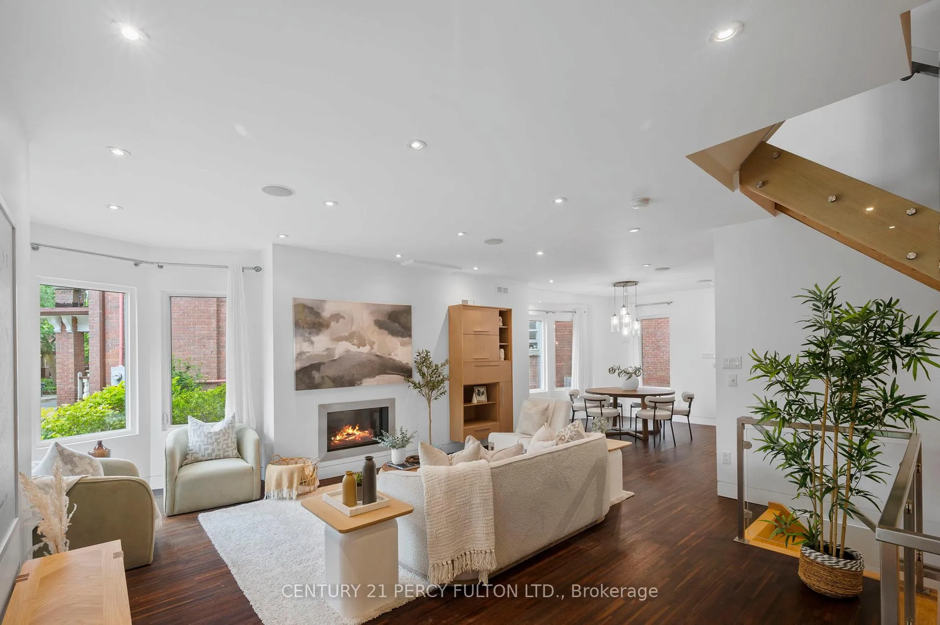 Photo 4 of 22 Columbine Avenue, Toronto, The Beaches — HOMEH