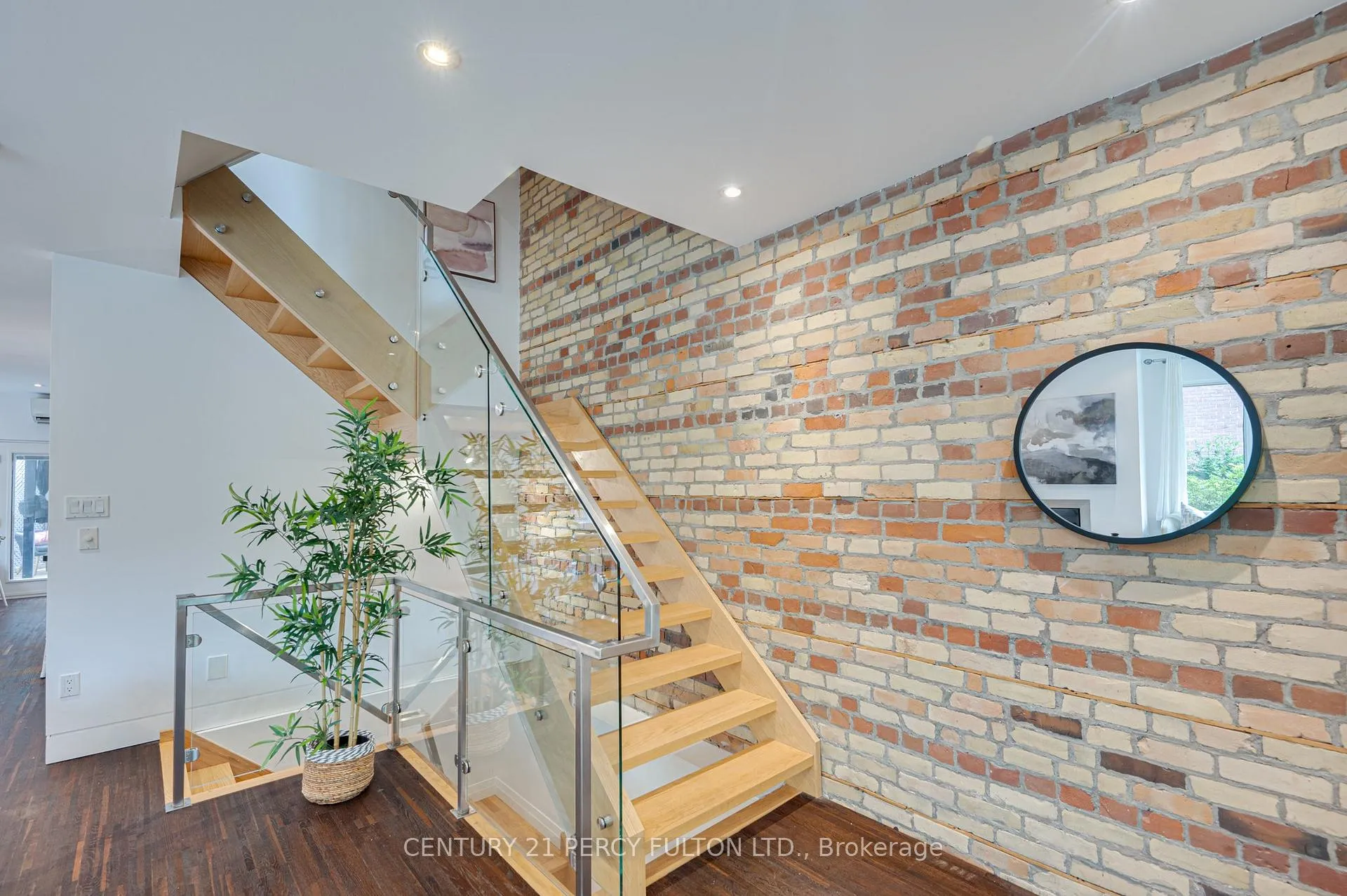 Photo 7 of 22 Columbine Avenue, Toronto, The Beaches — HOMEH