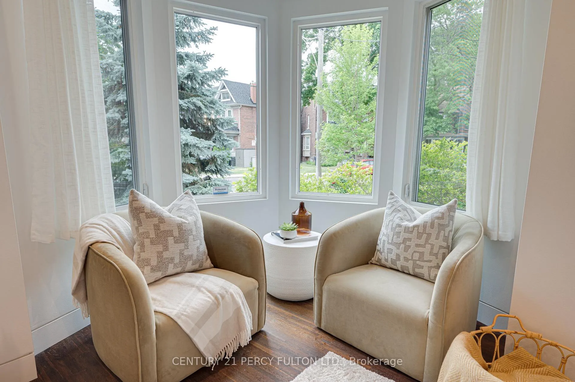 Photo 10 of 22 Columbine Avenue, Toronto, The Beaches — HOMEH