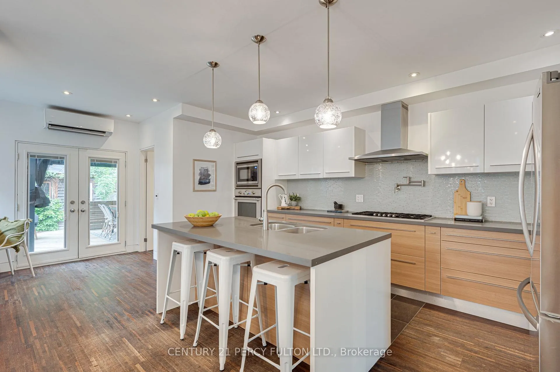 Photo 13 of 22 Columbine Avenue, Toronto, The Beaches — HOMEH