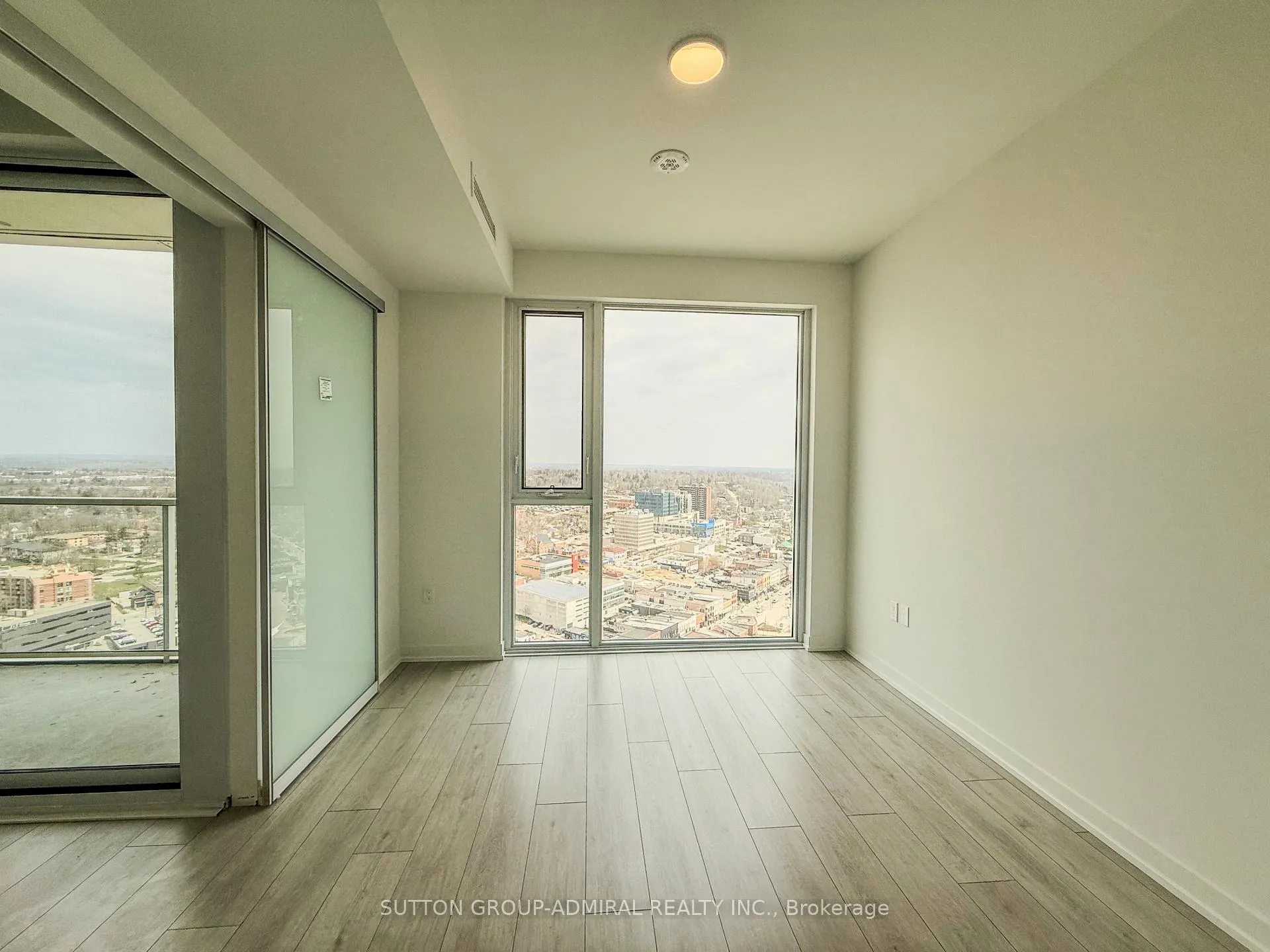 Photo 10 of Unit 2906, 39 Mary Street, Barrie, City Centre — HOMEH