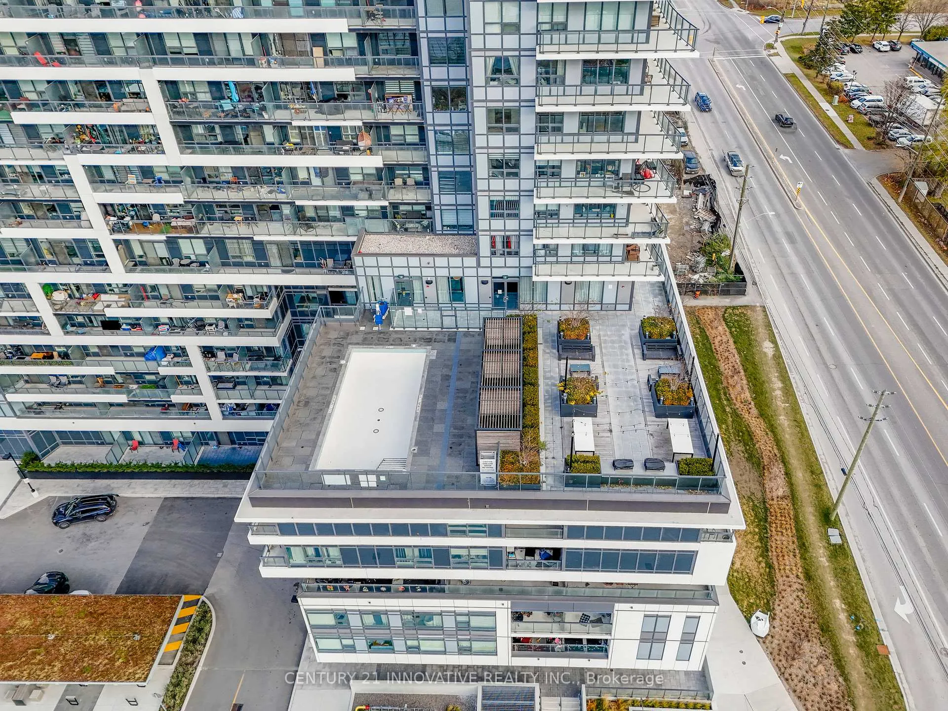 Front of Unit 301, 1480 Bayly Street