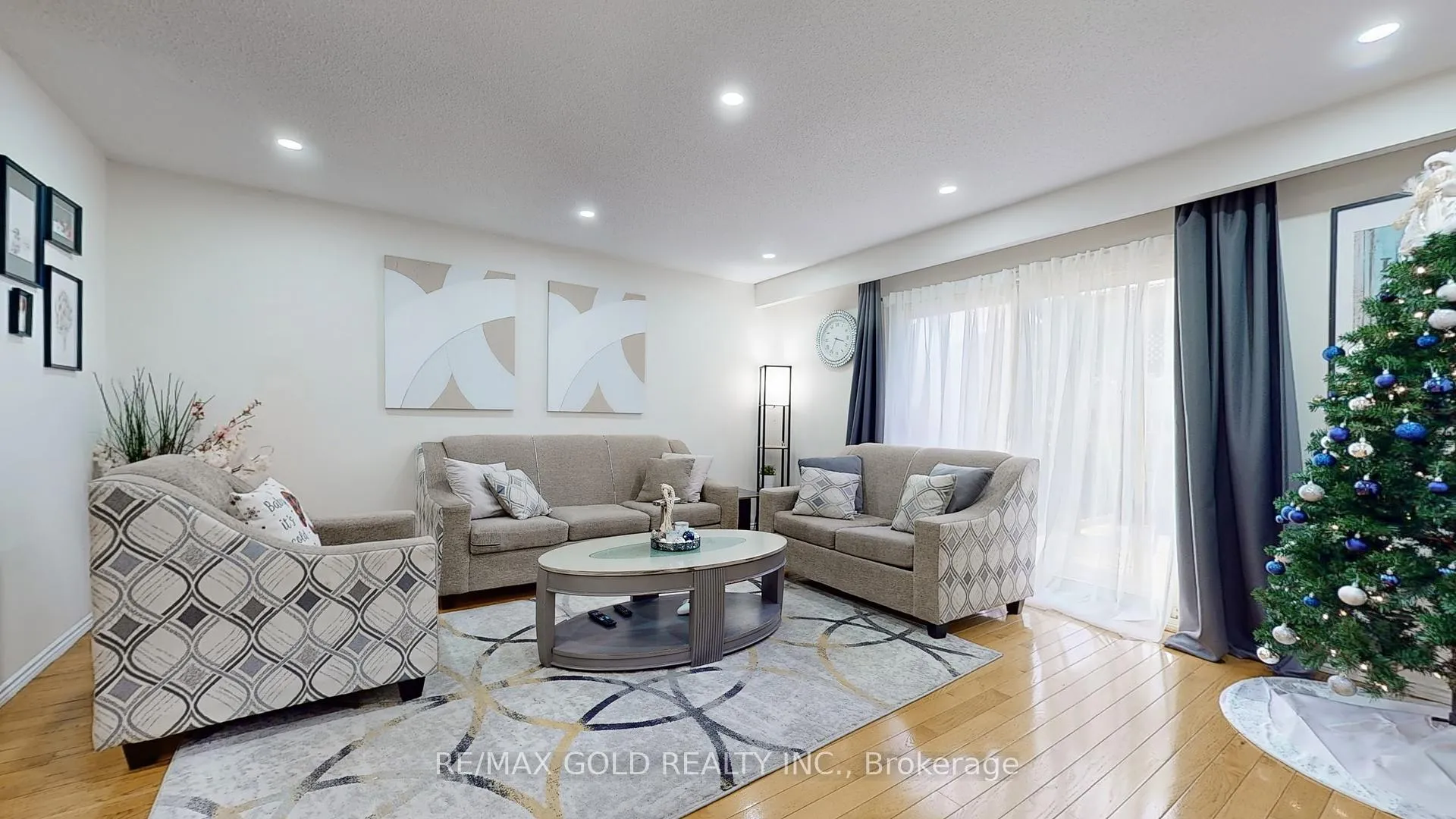 Photo 3 of 35 Lady Stewart Boulevard, Brampton, Westgate — HOMEH