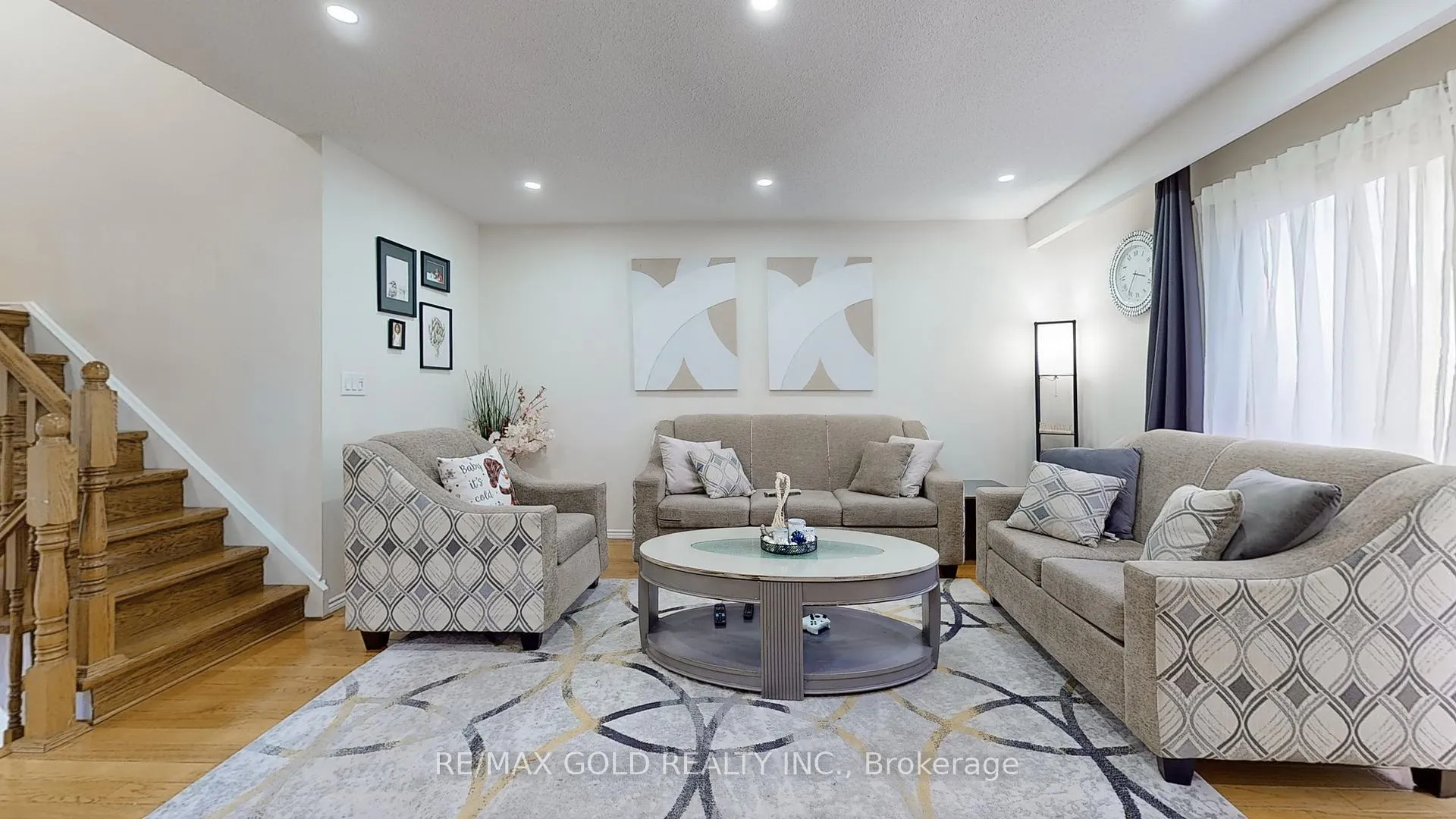Photo 4 of 35 Lady Stewart Boulevard, Brampton, Westgate — HOMEH