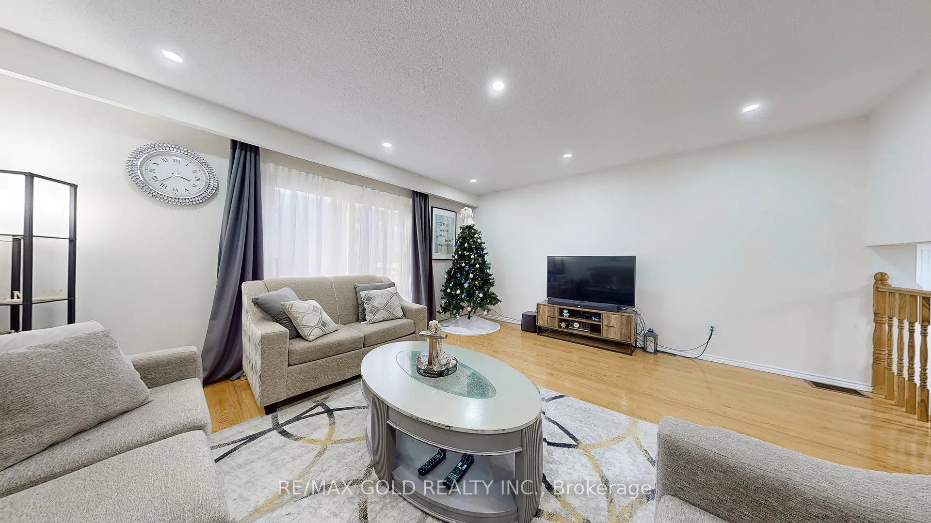 Photo 5 of 35 Lady Stewart Boulevard, Brampton, Westgate — HOMEH