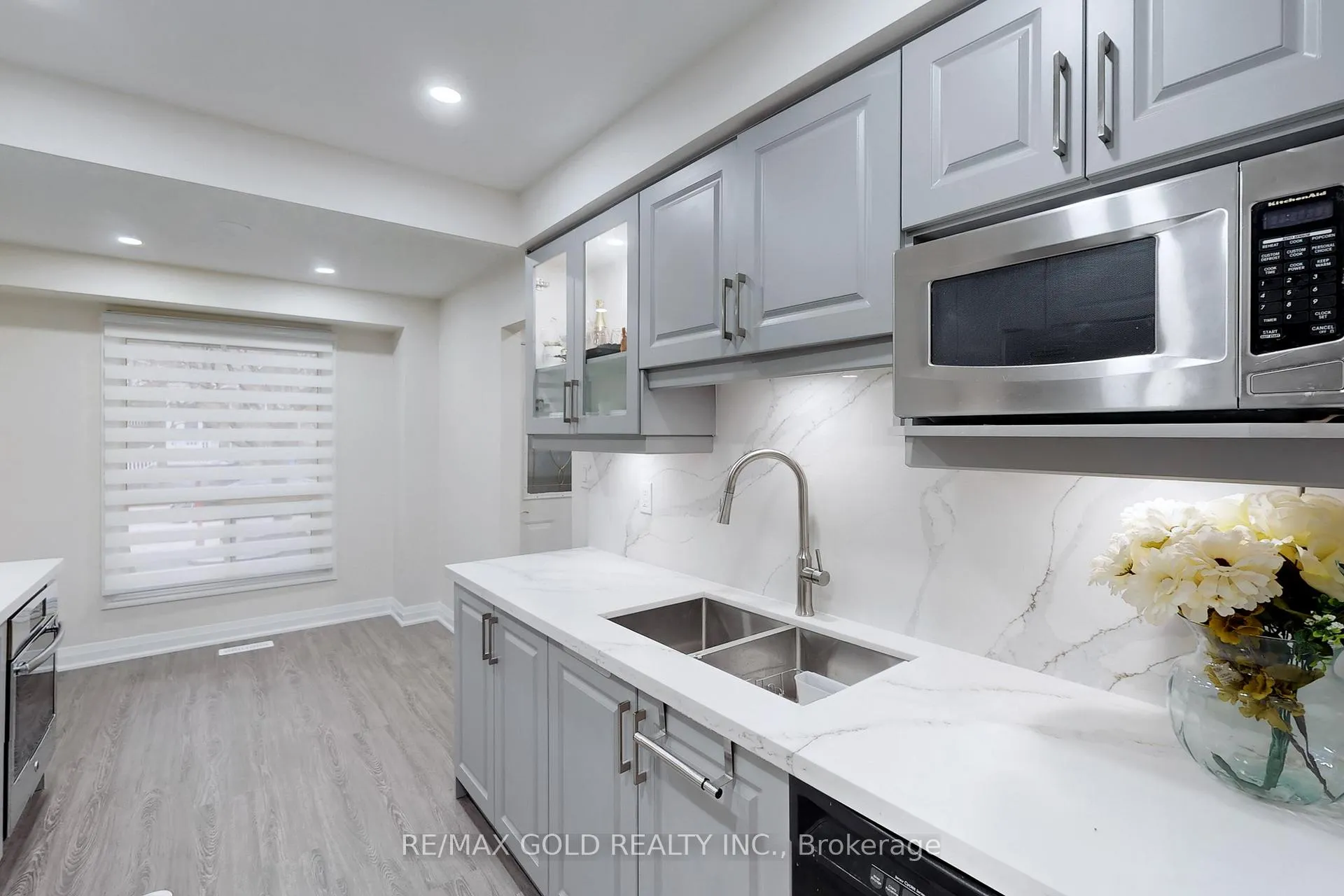 Photo 10 of 35 Lady Stewart Boulevard, Brampton, Westgate — HOMEH