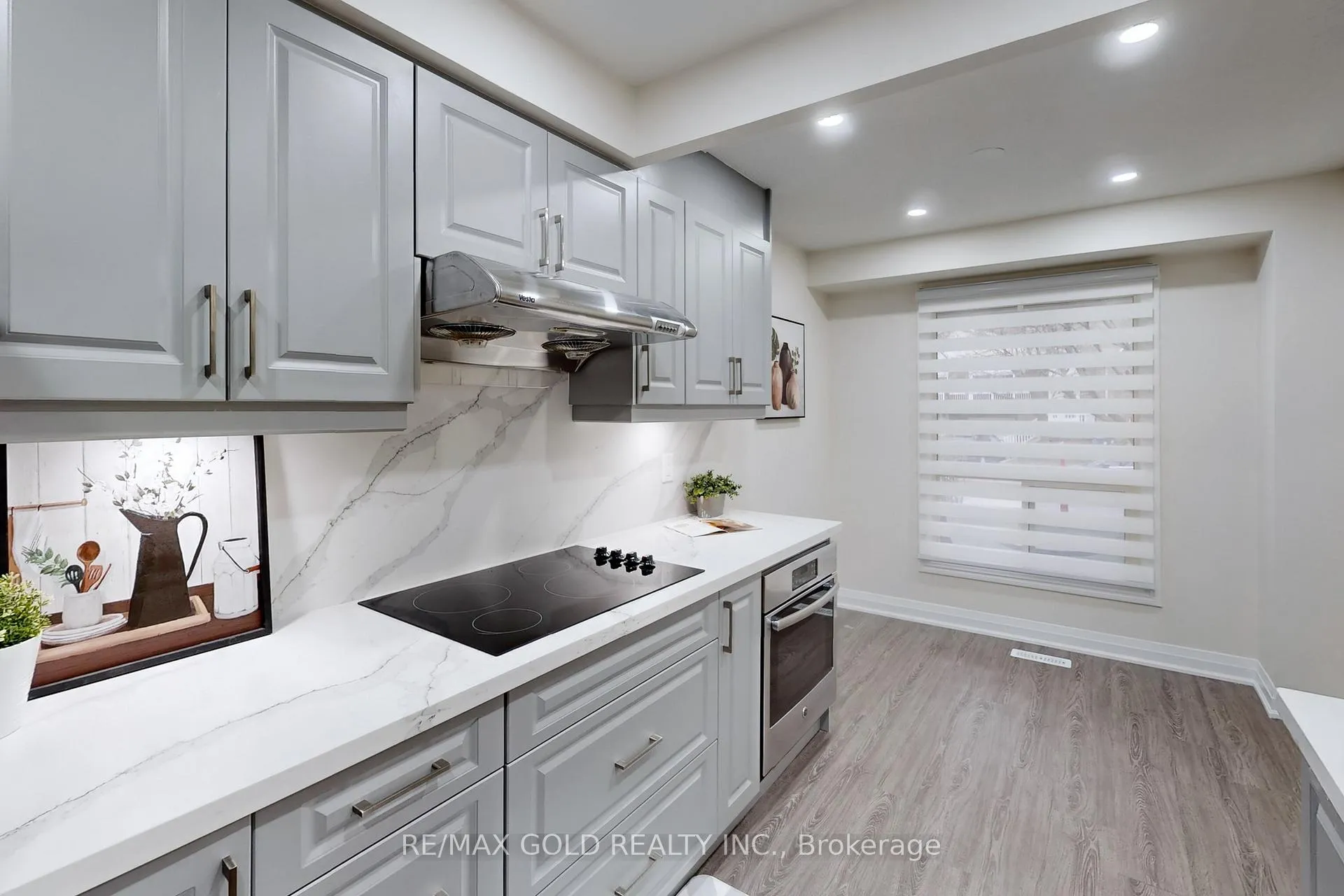 Photo 11 of 35 Lady Stewart Boulevard, Brampton, Westgate — HOMEH