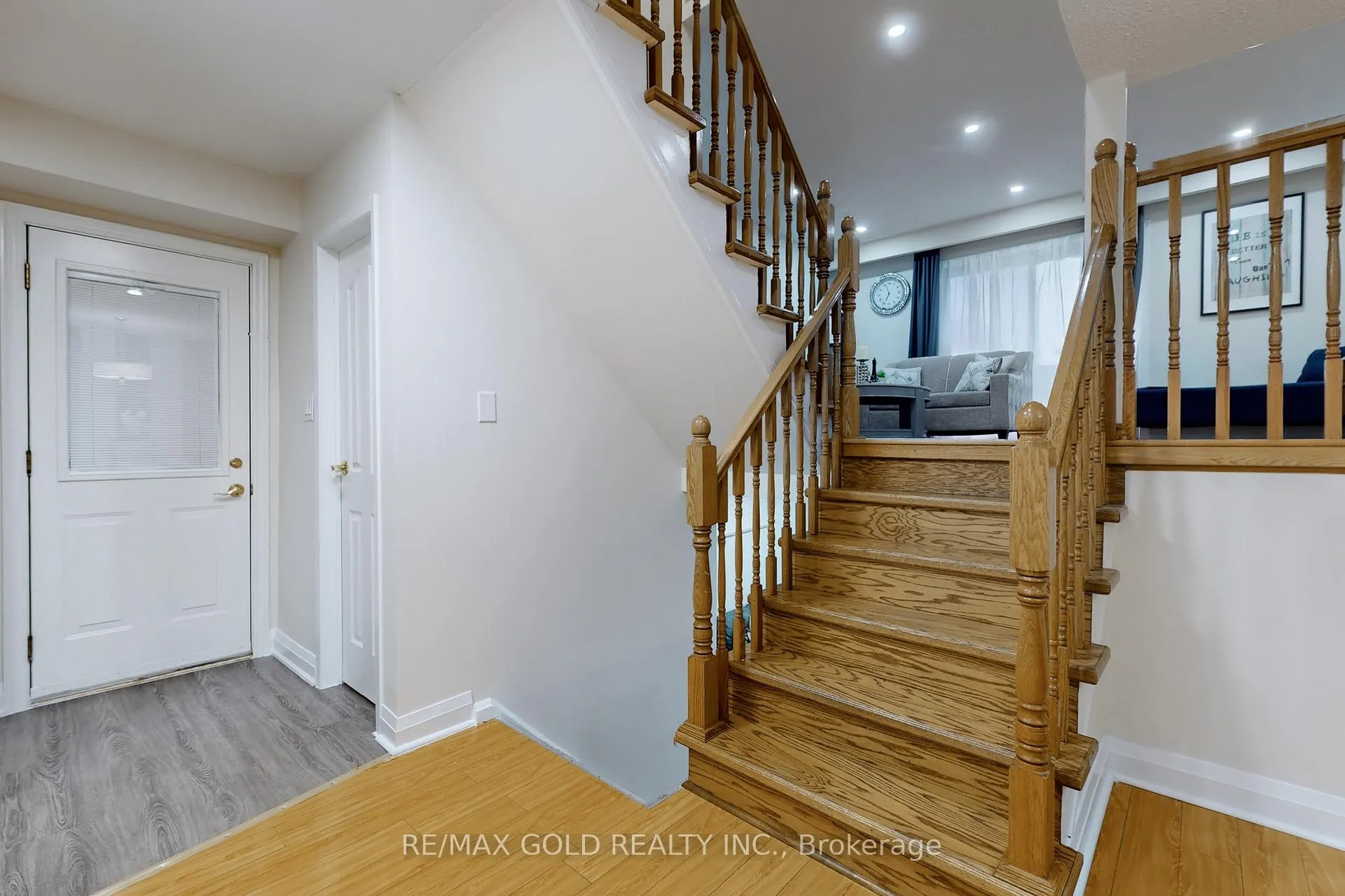 Photo 15 of 35 Lady Stewart Boulevard, Brampton, Westgate — HOMEH