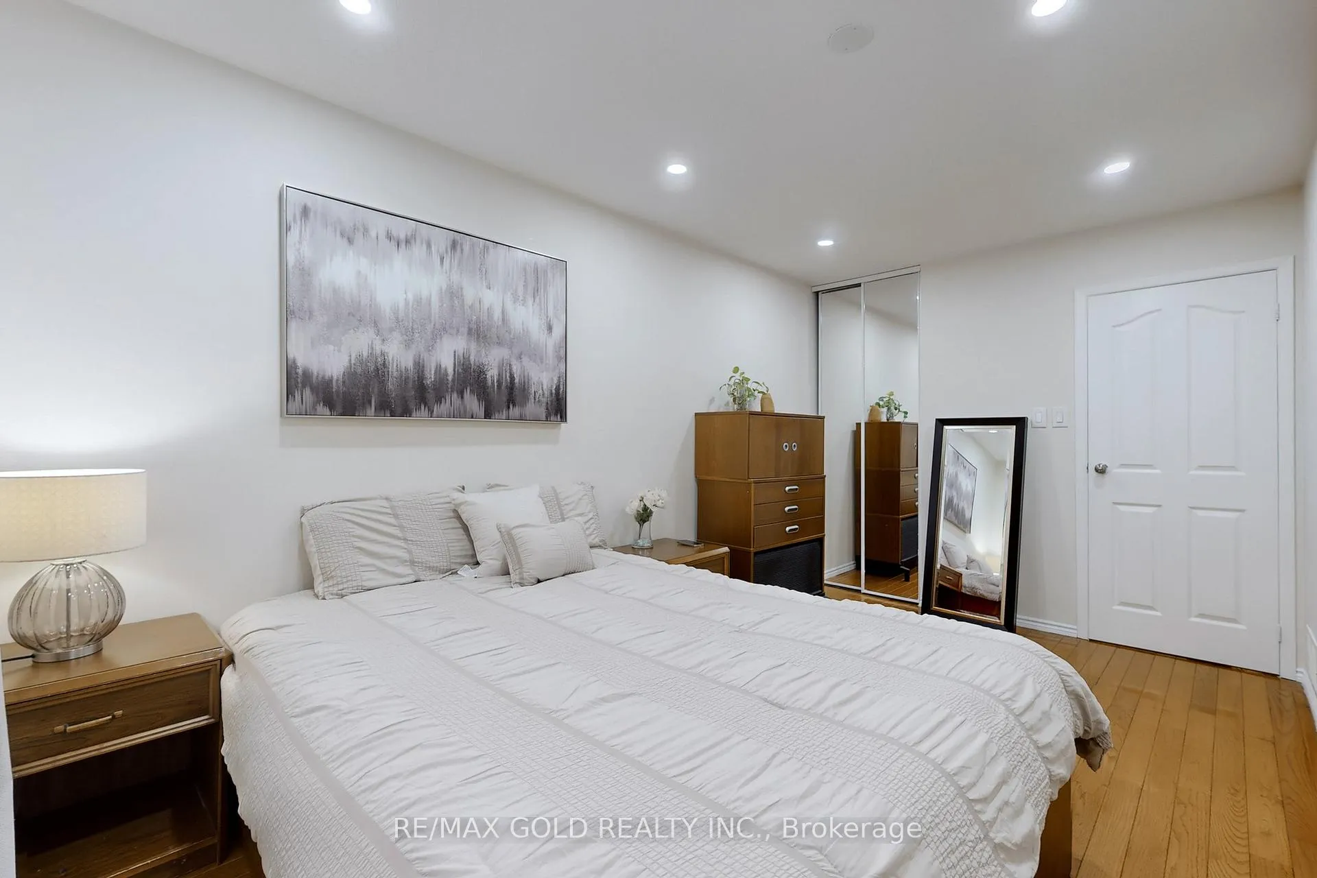 Photo 17 of 35 Lady Stewart Boulevard, Brampton, Westgate — HOMEH