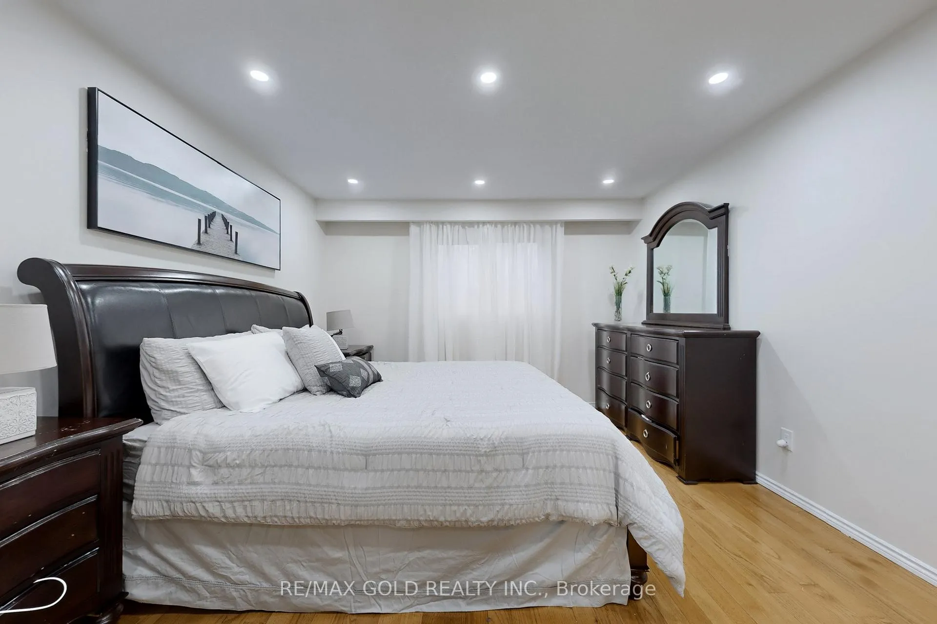 Photo 18 of 35 Lady Stewart Boulevard, Brampton, Westgate — HOMEH