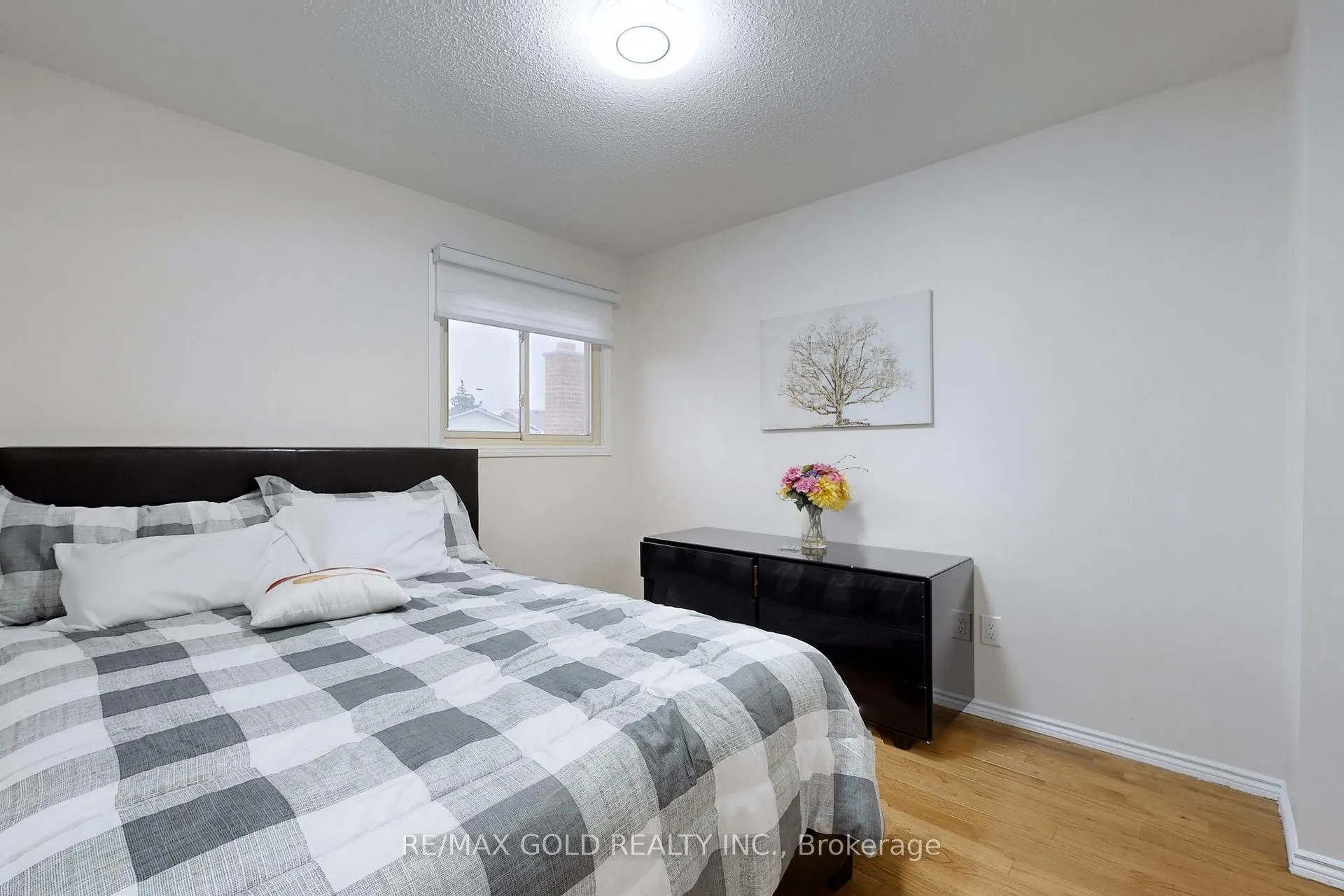 Photo 20 of 35 Lady Stewart Boulevard, Brampton, Westgate — HOMEH