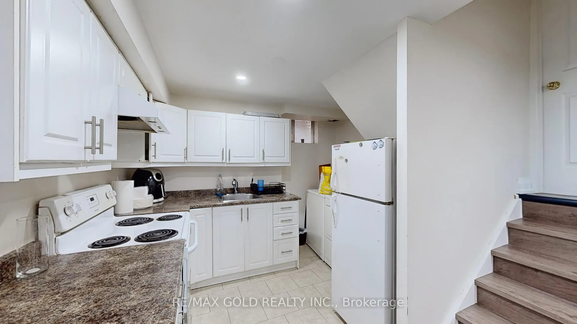 Photo 27 of 35 Lady Stewart Boulevard, Brampton, Westgate — HOMEH