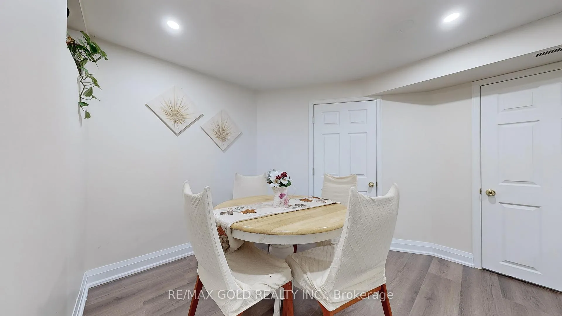 Photo 30 of 35 Lady Stewart Boulevard, Brampton, Westgate — HOMEH