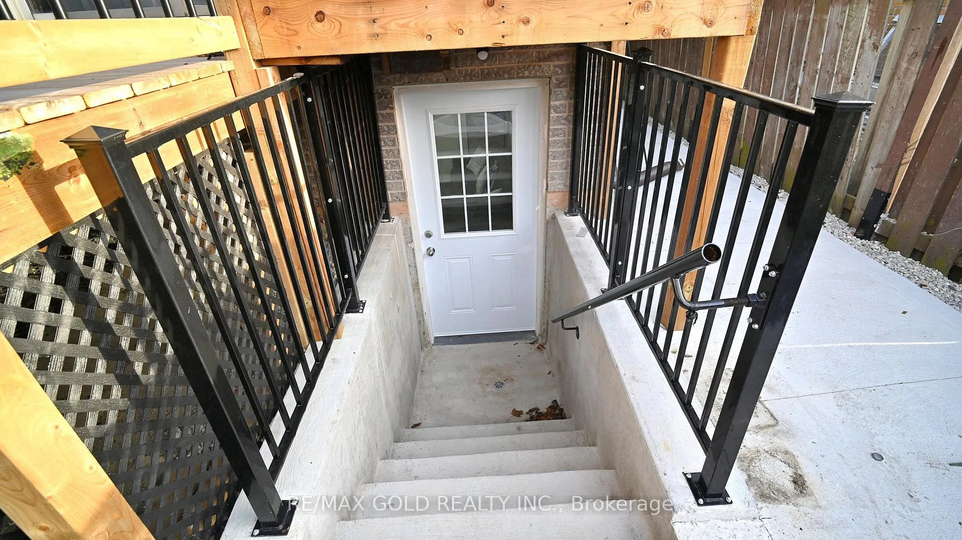 Photo 35 of 35 Lady Stewart Boulevard, Brampton, Westgate — HOMEH
