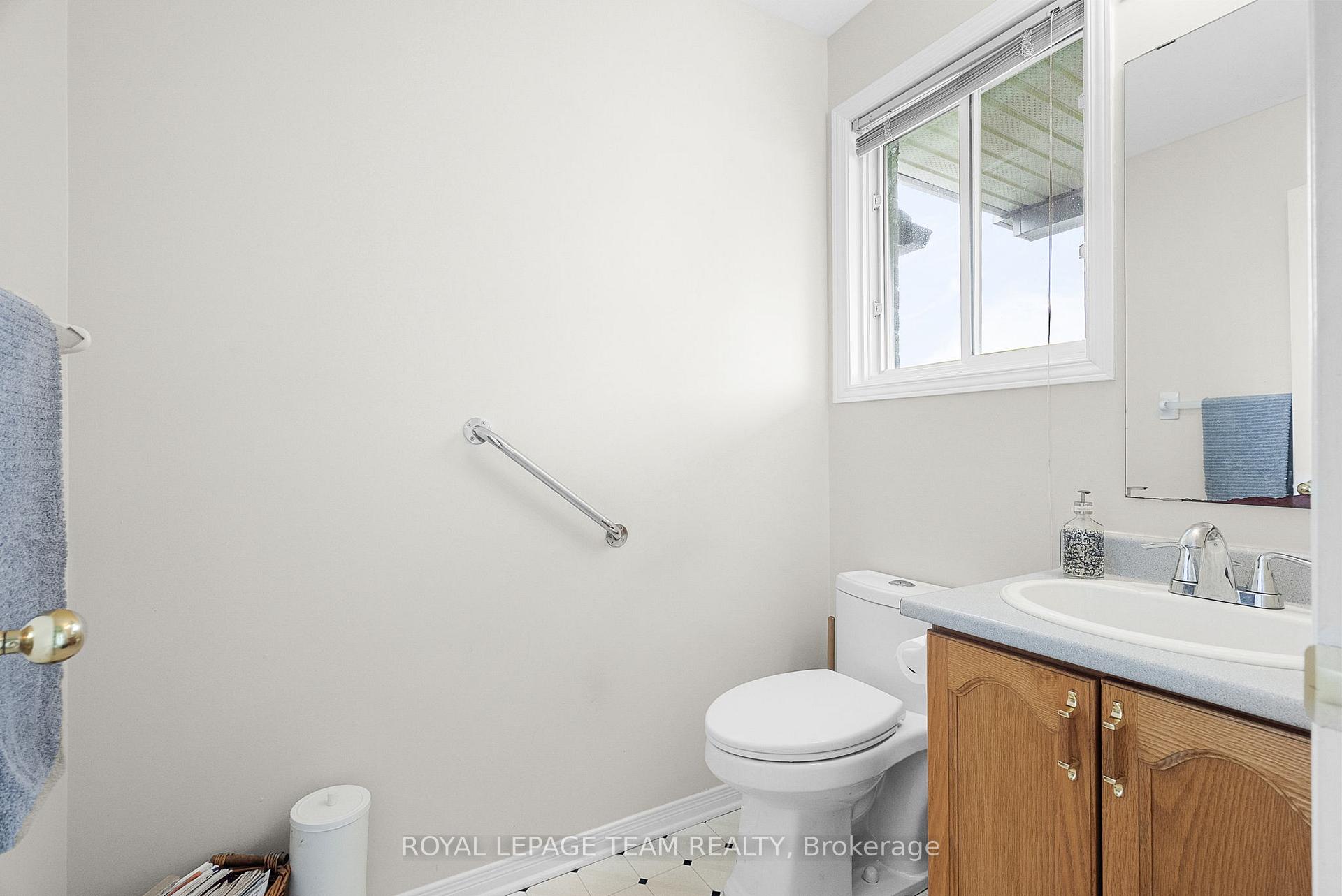 Photo 3 of 115 Cricket Crescent, Ottawa, Dunrobin Shores — HOMEH