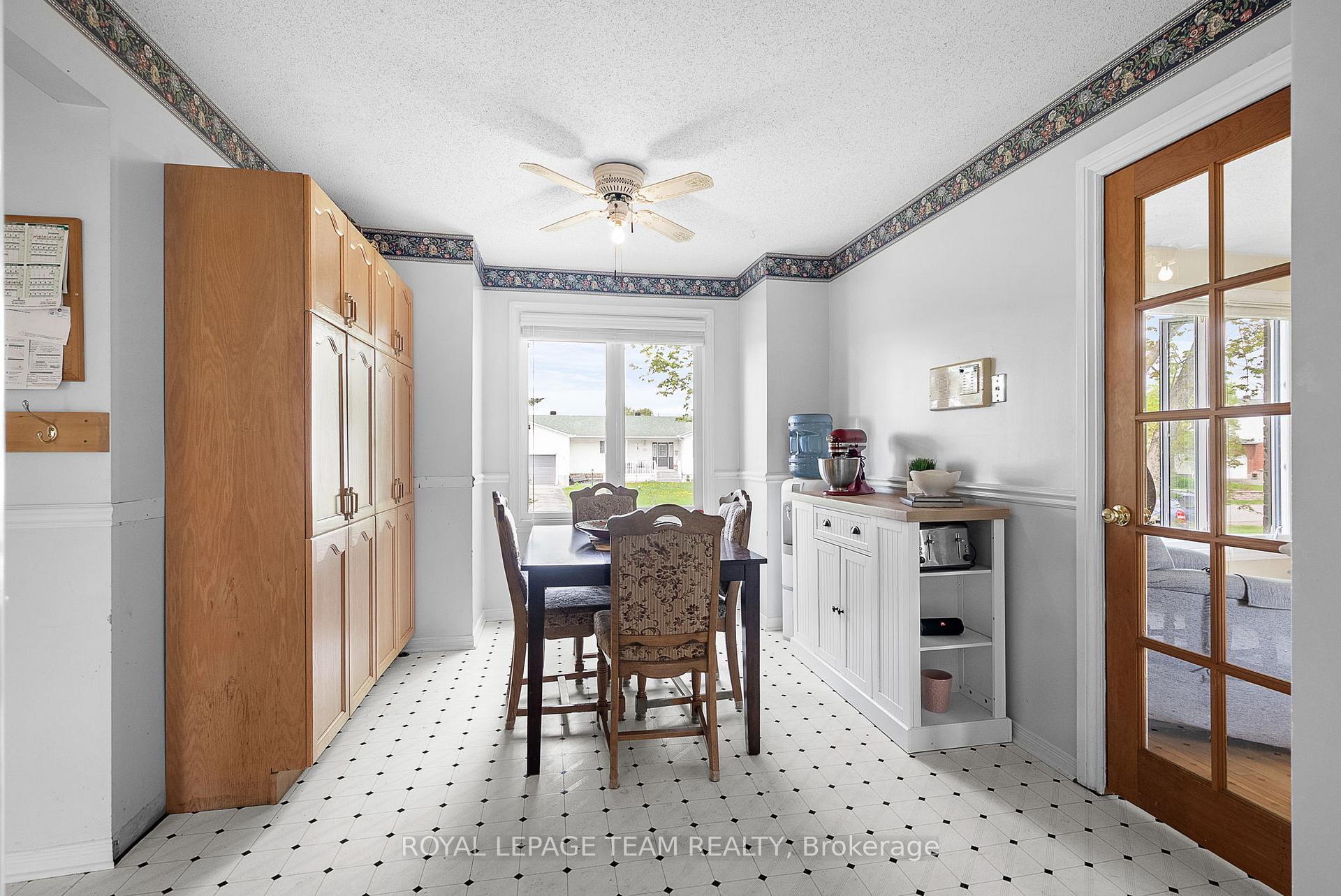 Photo 12 of 115 Cricket Crescent, Ottawa, Dunrobin Shores — HOMEH