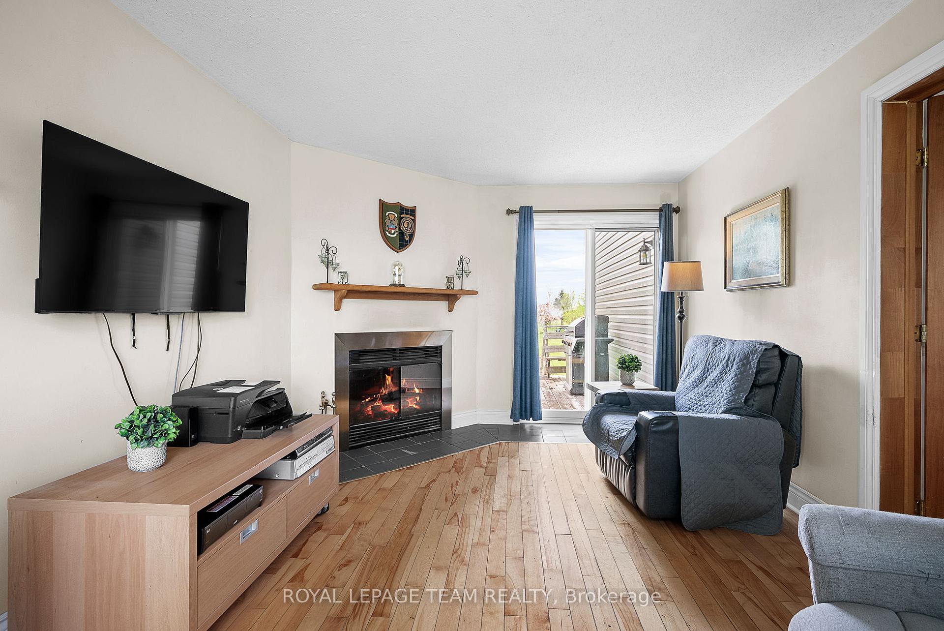 Photo 13 of 115 Cricket Crescent, Ottawa, Dunrobin Shores — HOMEH