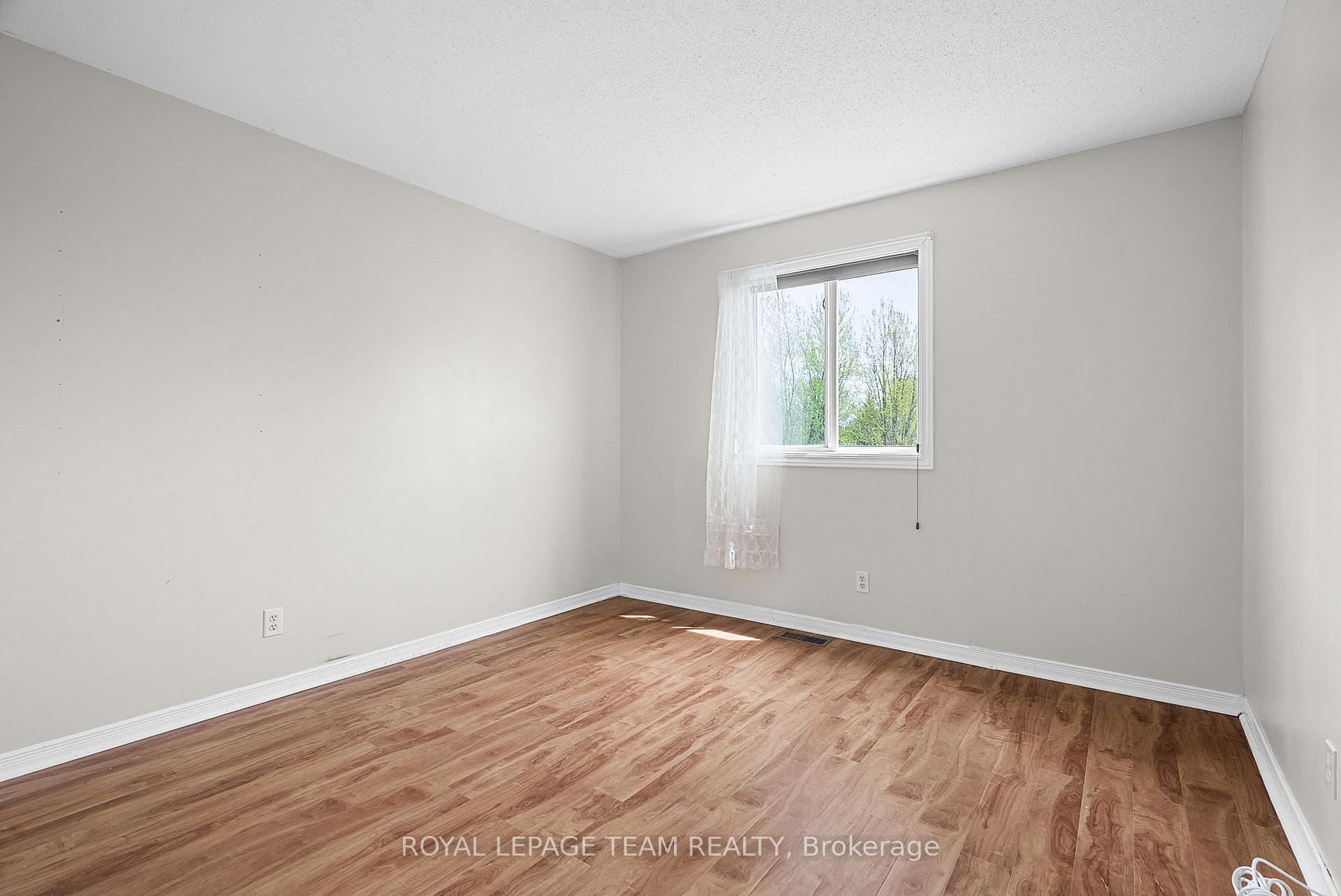 Photo 20 of 115 Cricket Crescent, Ottawa, Dunrobin Shores — HOMEH
