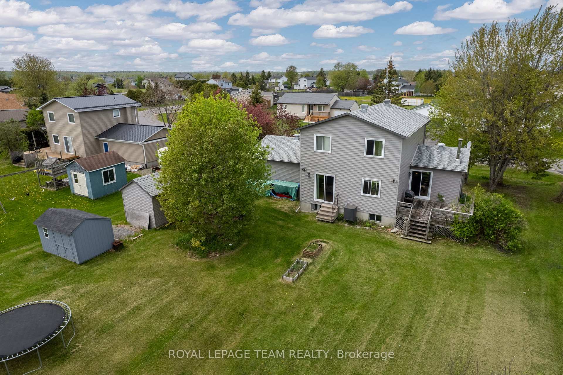 Photo 32 of 115 Cricket Crescent, Ottawa, Dunrobin Shores — HOMEH