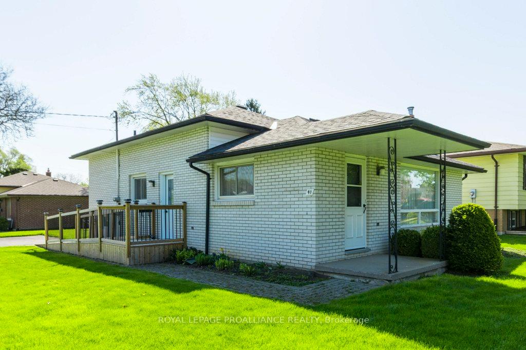 Photo 1 of 41 Parkdale Drive, Belleville, Belleville Ward — HOMEH