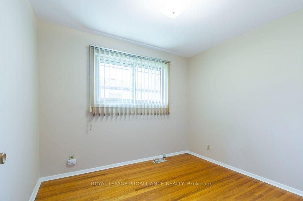 Photo 18 of 41 Parkdale Drive, Belleville, Belleville Ward — HOMEH