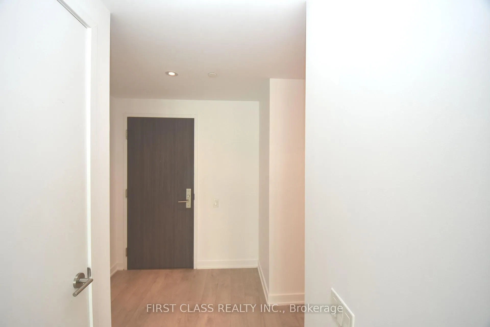 Photo 6 of Unit 2712, 185 Roehampton Avenue, Toronto, Mount Pleasant West — HOMEH