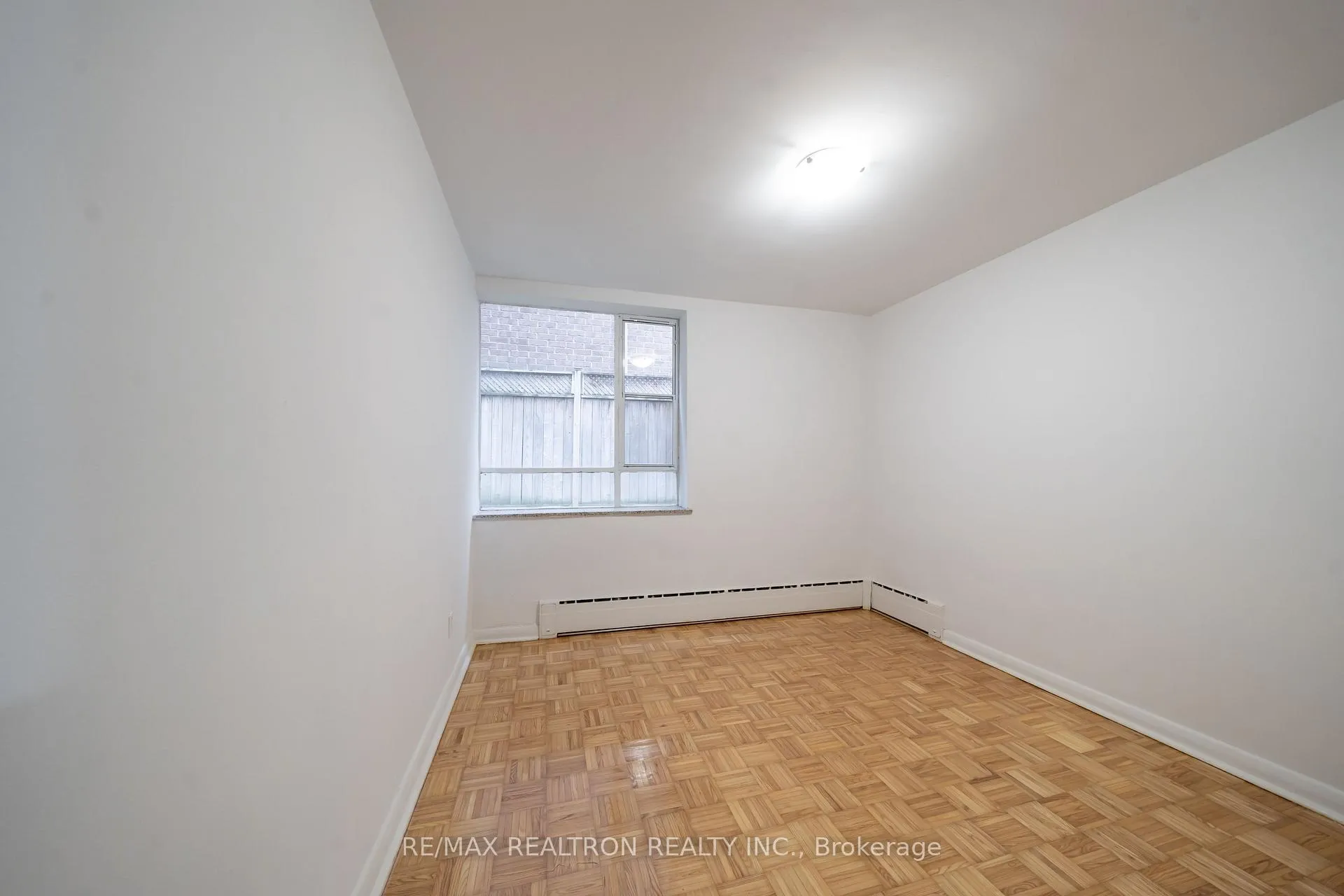 Photo 2 of Unit 211, 77 Erskine Avenue, Toronto, Mount Pleasant West — HOMEH