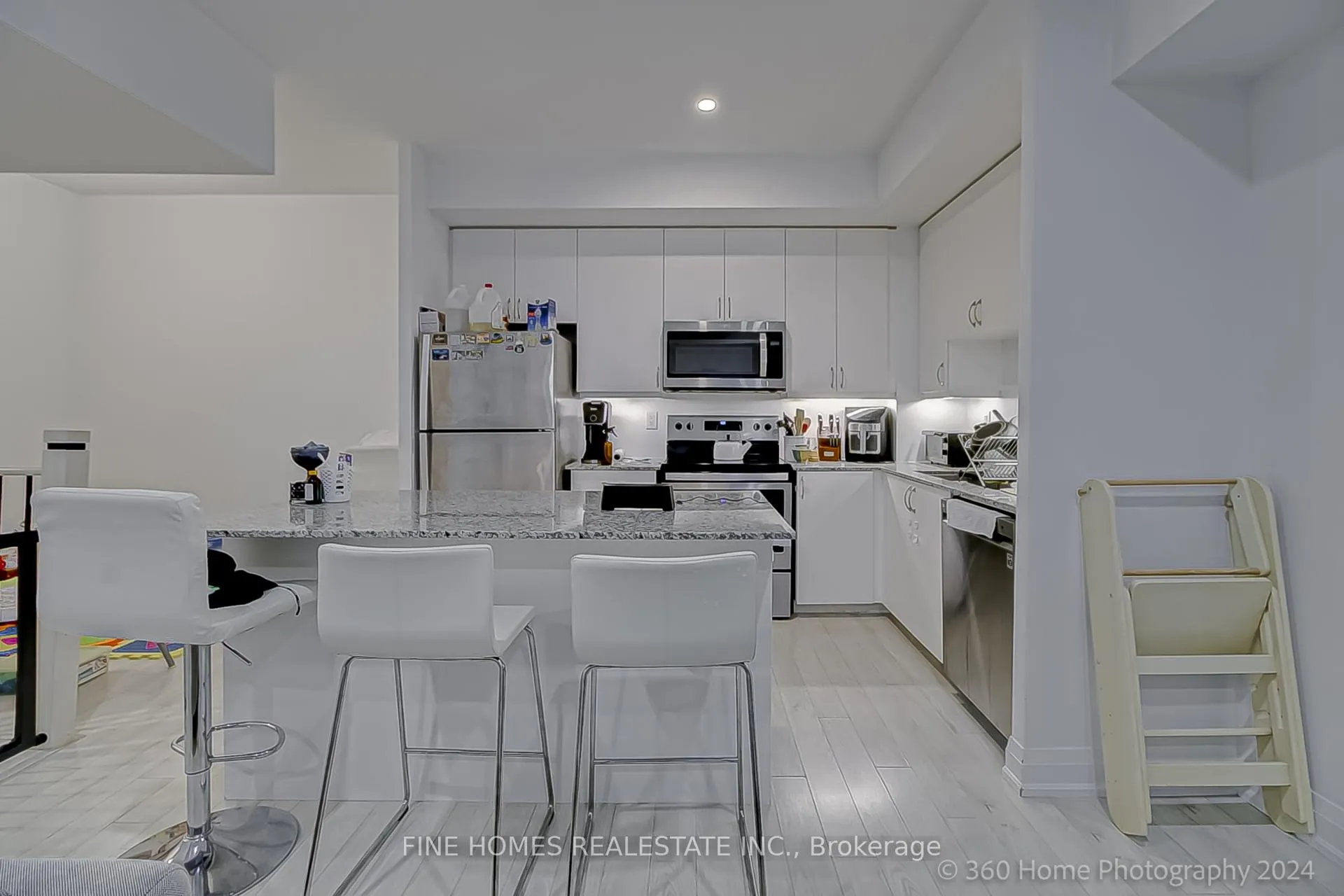 Photo 2 of Unit C1002, 5299 Highway 7 Road, Vaughan, Vaughan Grove — HOMEH