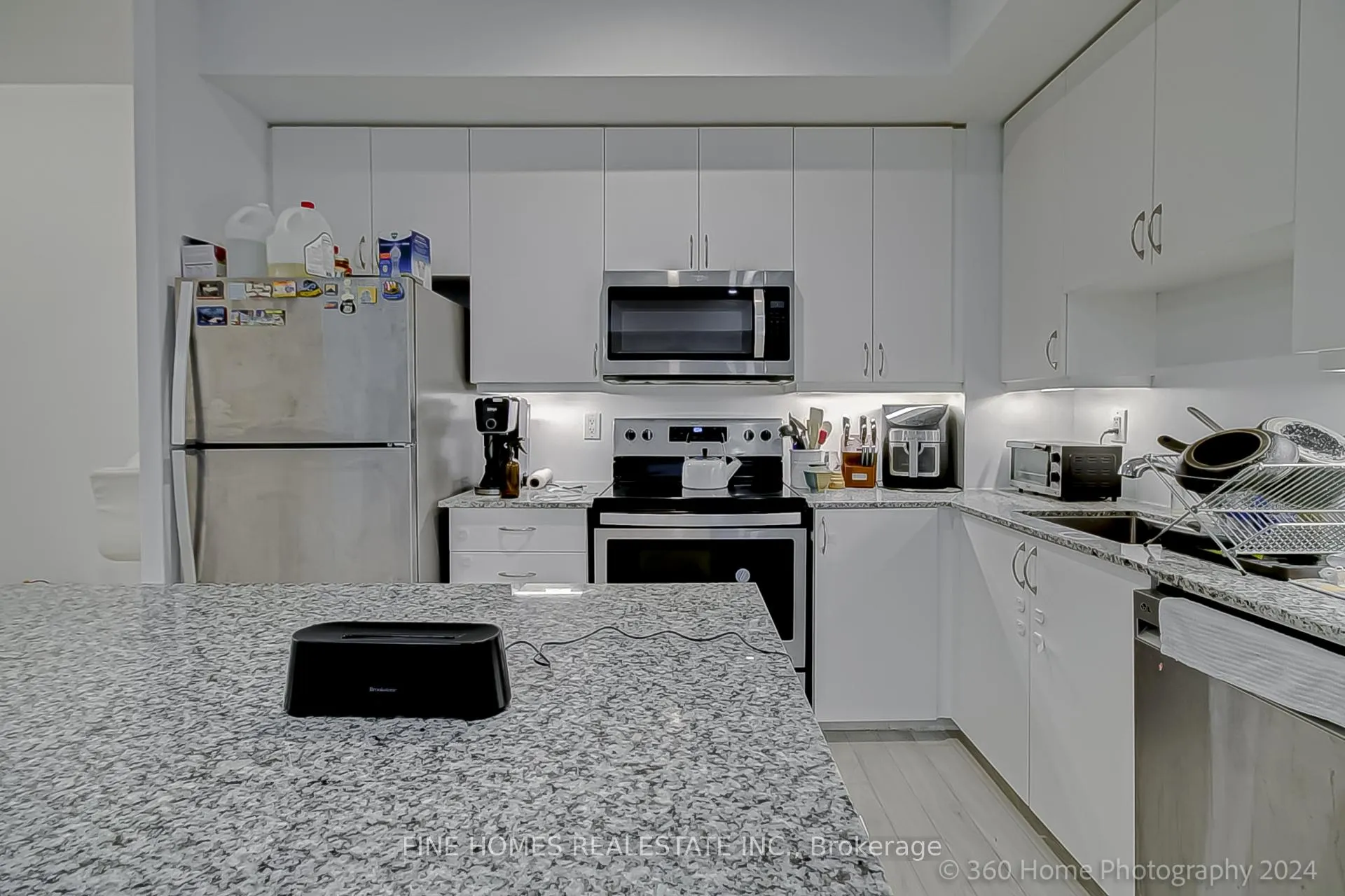 Photo 3 of Unit C1002, 5299 Highway 7 Road, Vaughan, Vaughan Grove — HOMEH