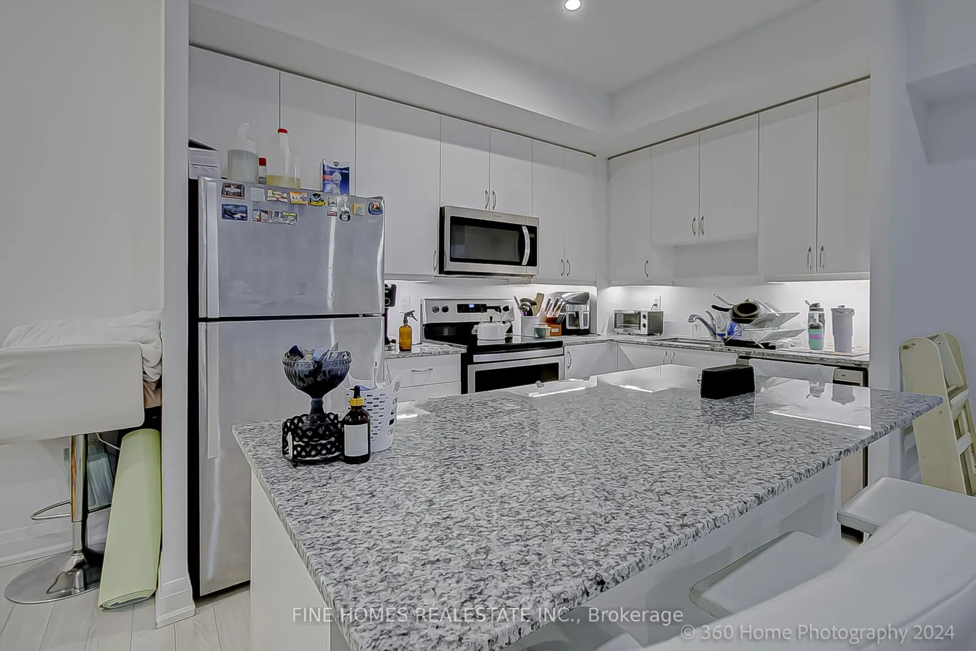 Photo 4 of Unit C1002, 5299 Highway 7 Road, Vaughan, Vaughan Grove — HOMEH