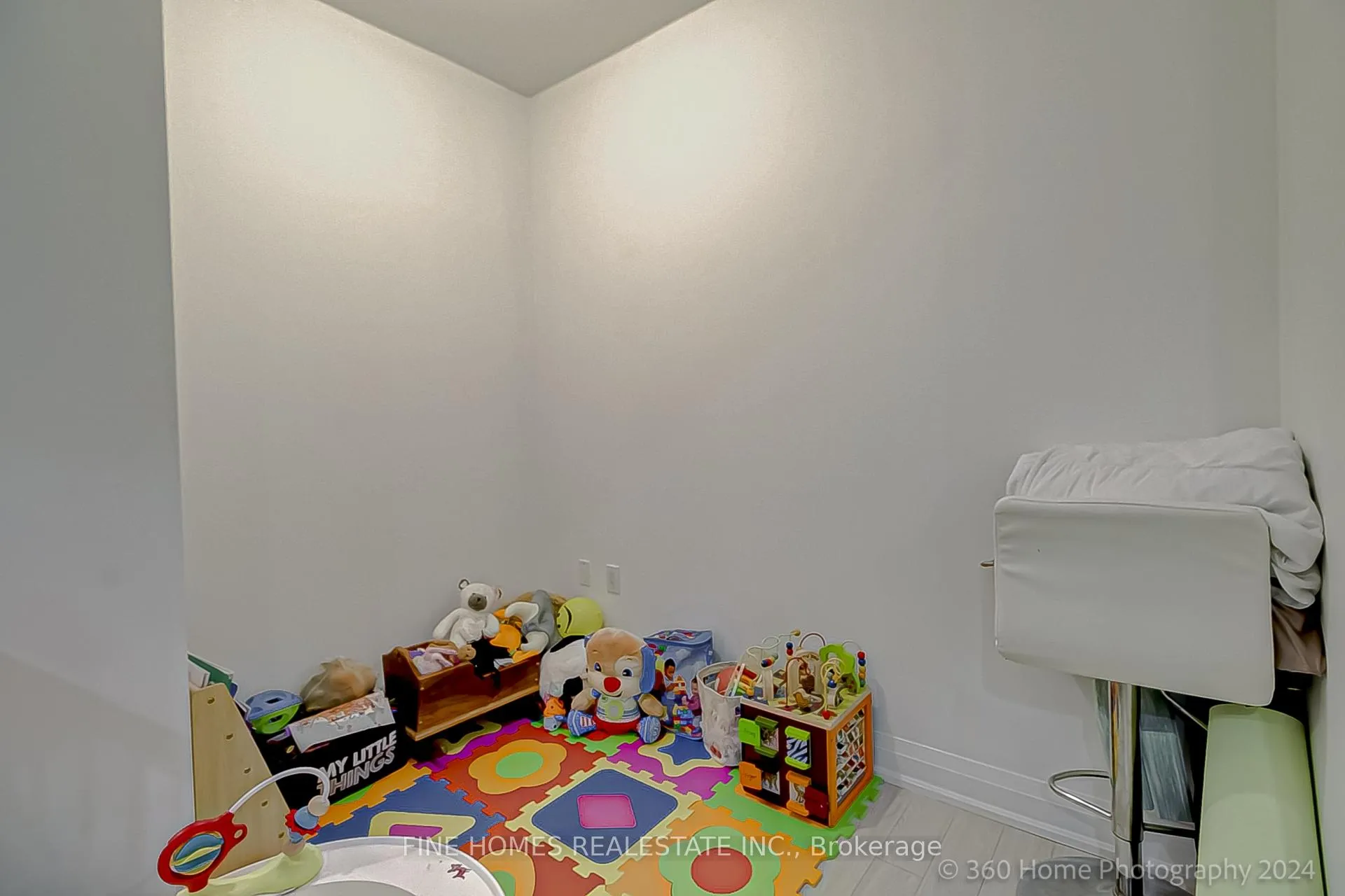 Photo 5 of Unit C1002, 5299 Highway 7 Road, Vaughan, Vaughan Grove — HOMEH