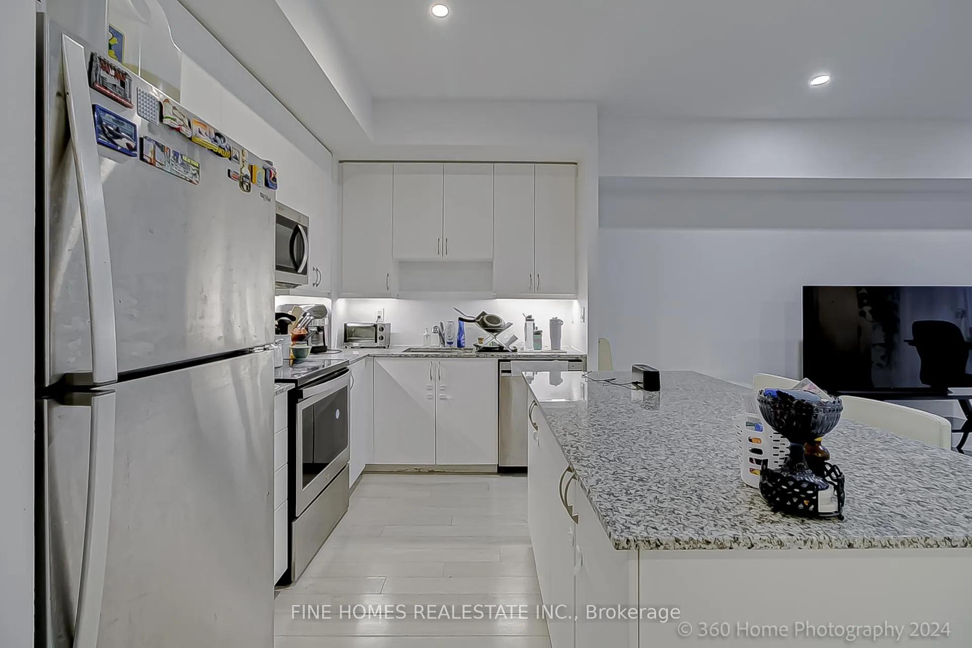 Photo 6 of Unit C1002, 5299 Highway 7 Road, Vaughan, Vaughan Grove — HOMEH