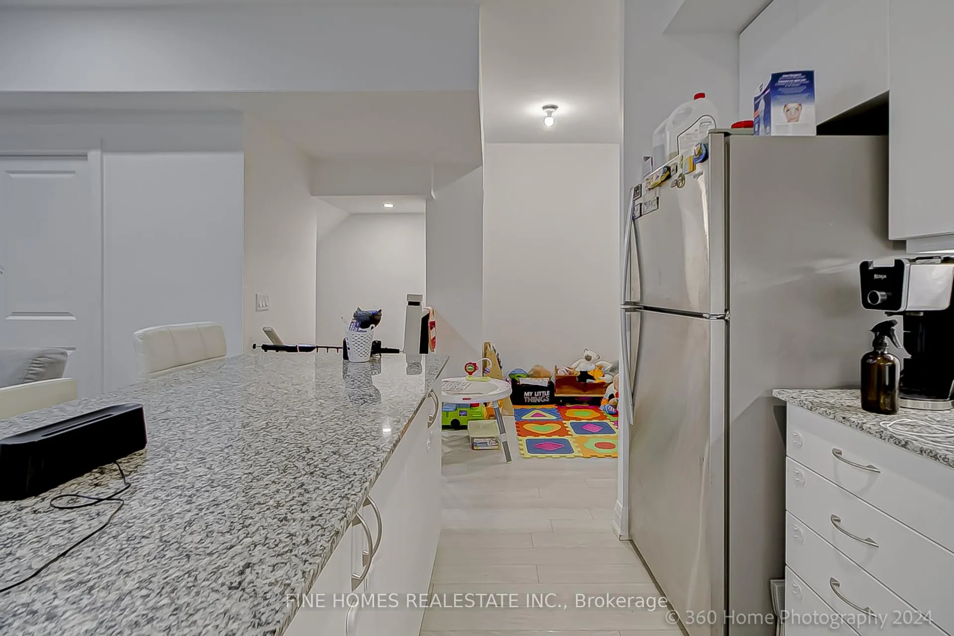 Photo 9 of Unit C1002, 5299 Highway 7 Road, Vaughan, Vaughan Grove — HOMEH