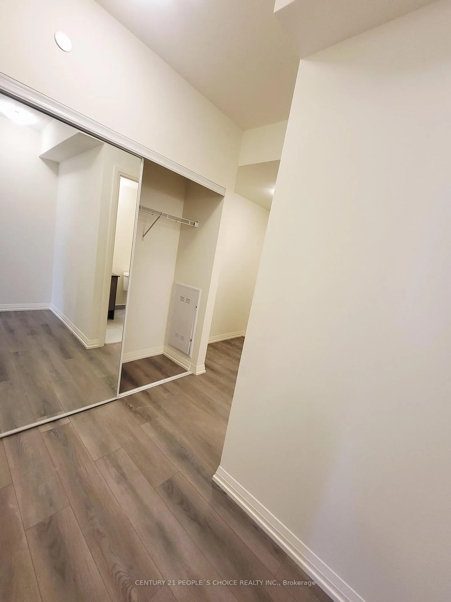 Photo 6 of Unit 309, 27 Korda Gate, Vaughan, Vellore Village — HOMEH