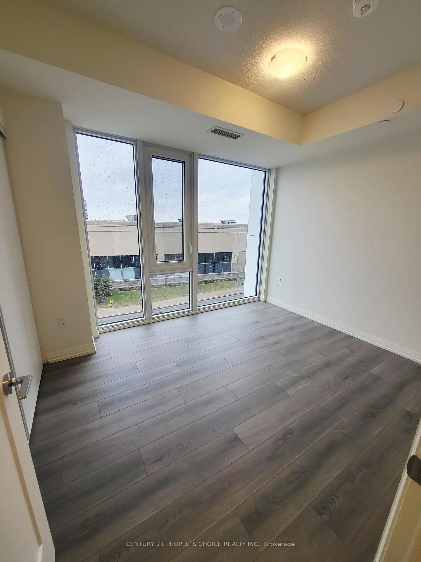 Photo 7 of Unit 309, 27 Korda Gate, Vaughan, Vellore Village — HOMEH