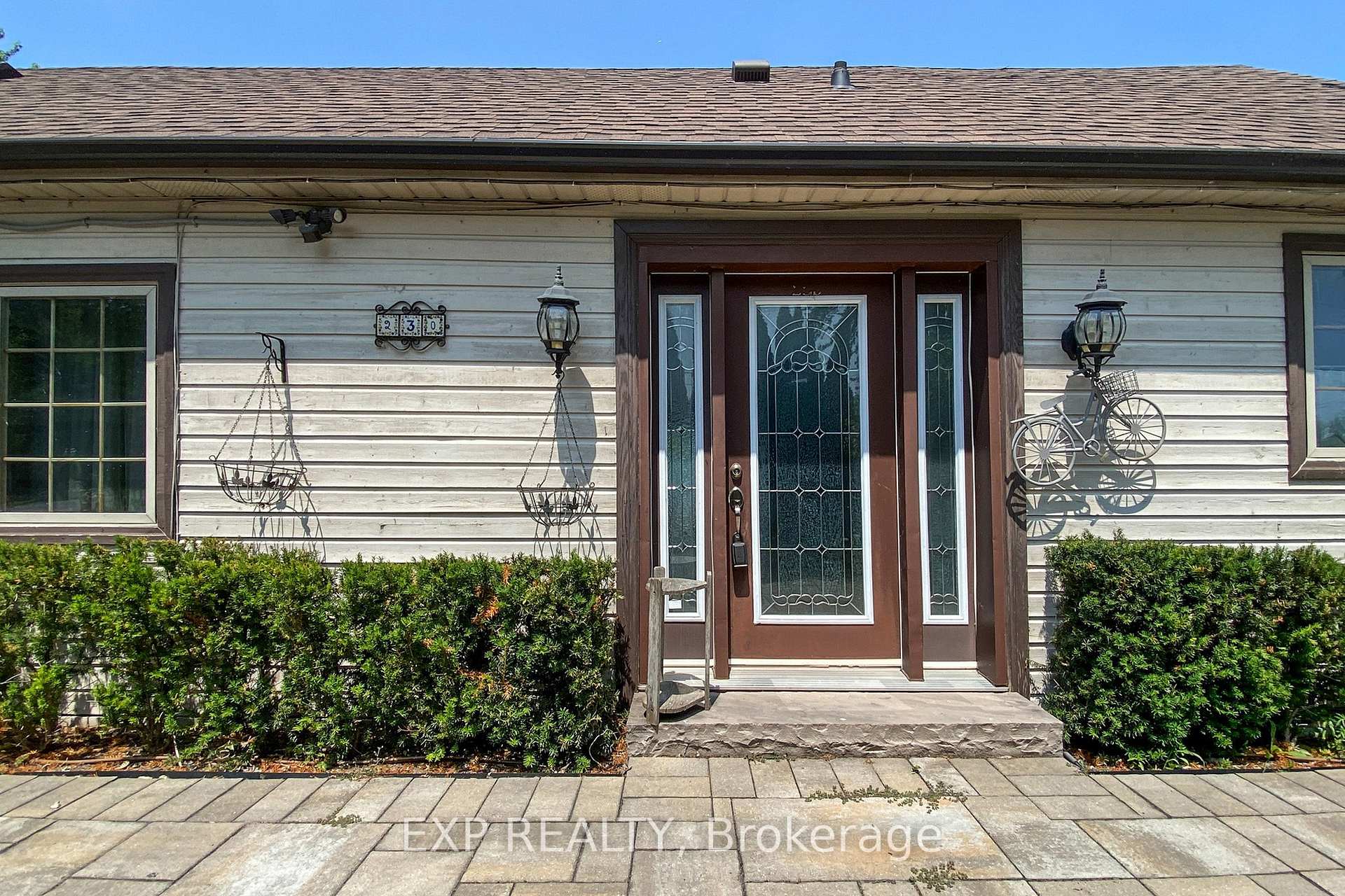 Photo 6 of 230 Lake Drive E, Georgina, Historic Lakeshore Communities — HOMEH