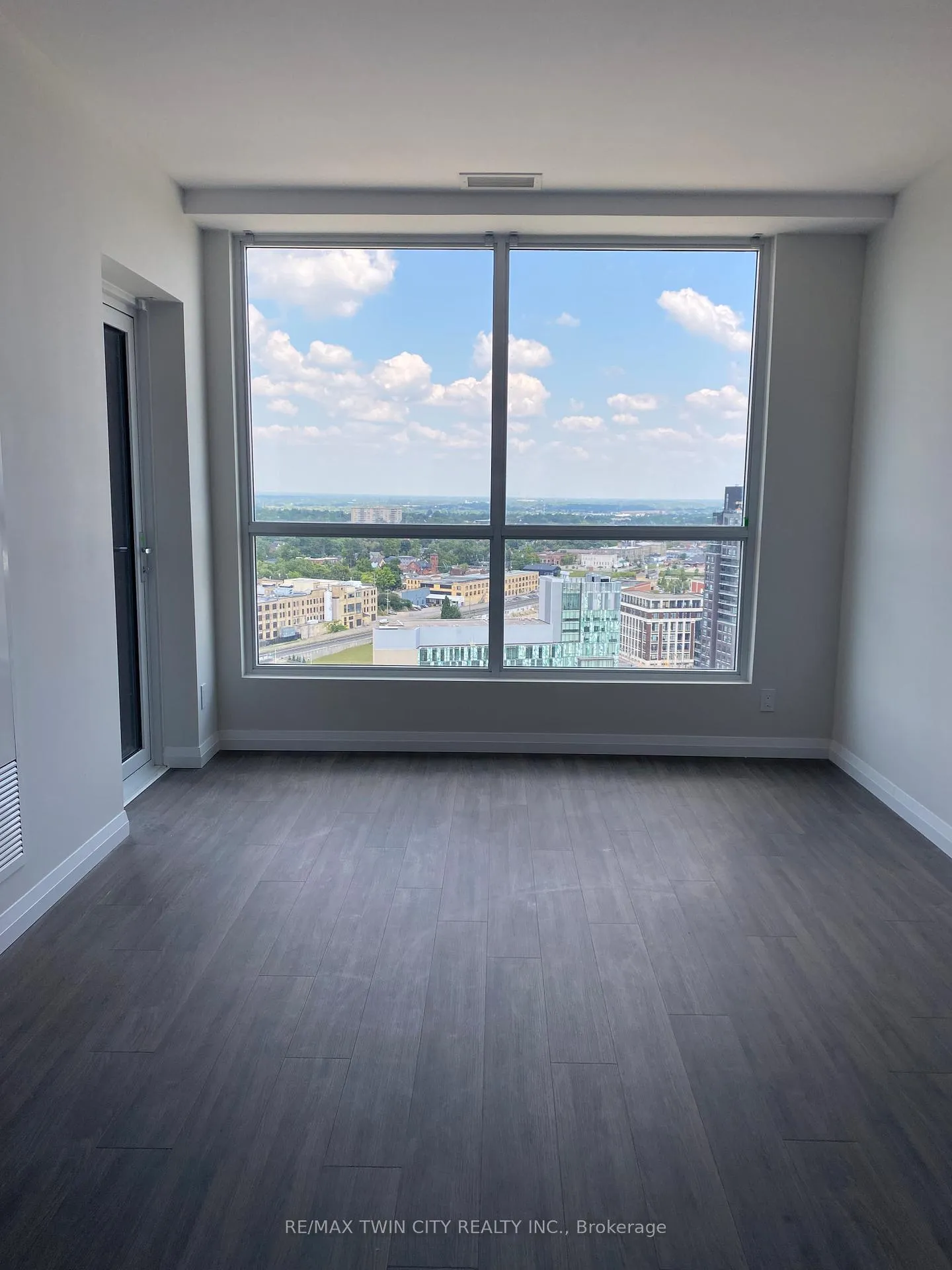 Photo 9 of Unit 2110, 104 Garment Street, Kitchener, City Commercial Core — HOMEH