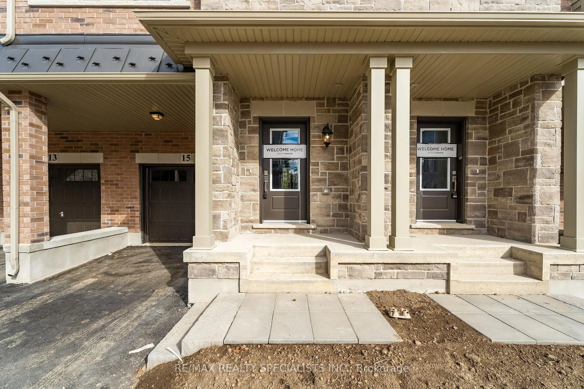 Photo 4 of 15 Folcroft Street, Brampton, Credit Valley — HOMEH