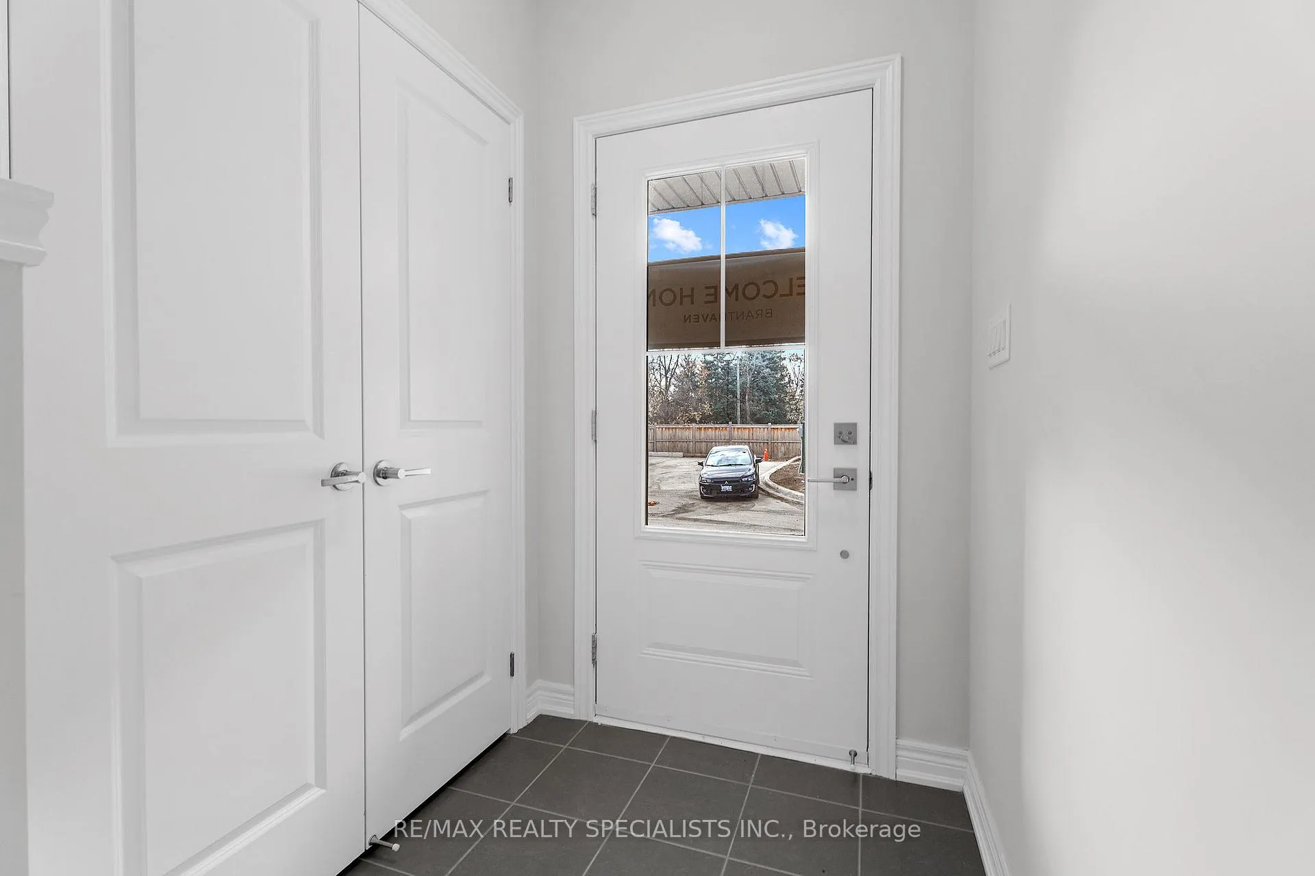 Photo 5 of 15 Folcroft Street, Brampton, Credit Valley — HOMEH