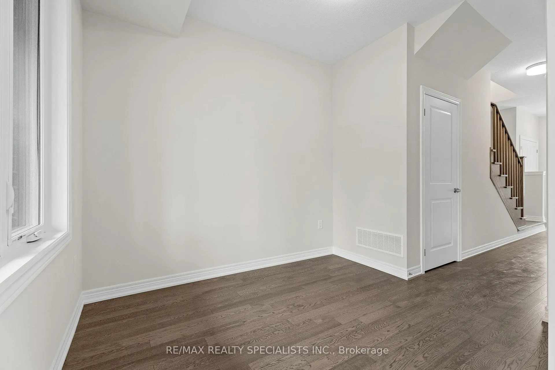 Photo 9 of 15 Folcroft Street, Brampton, Credit Valley — HOMEH