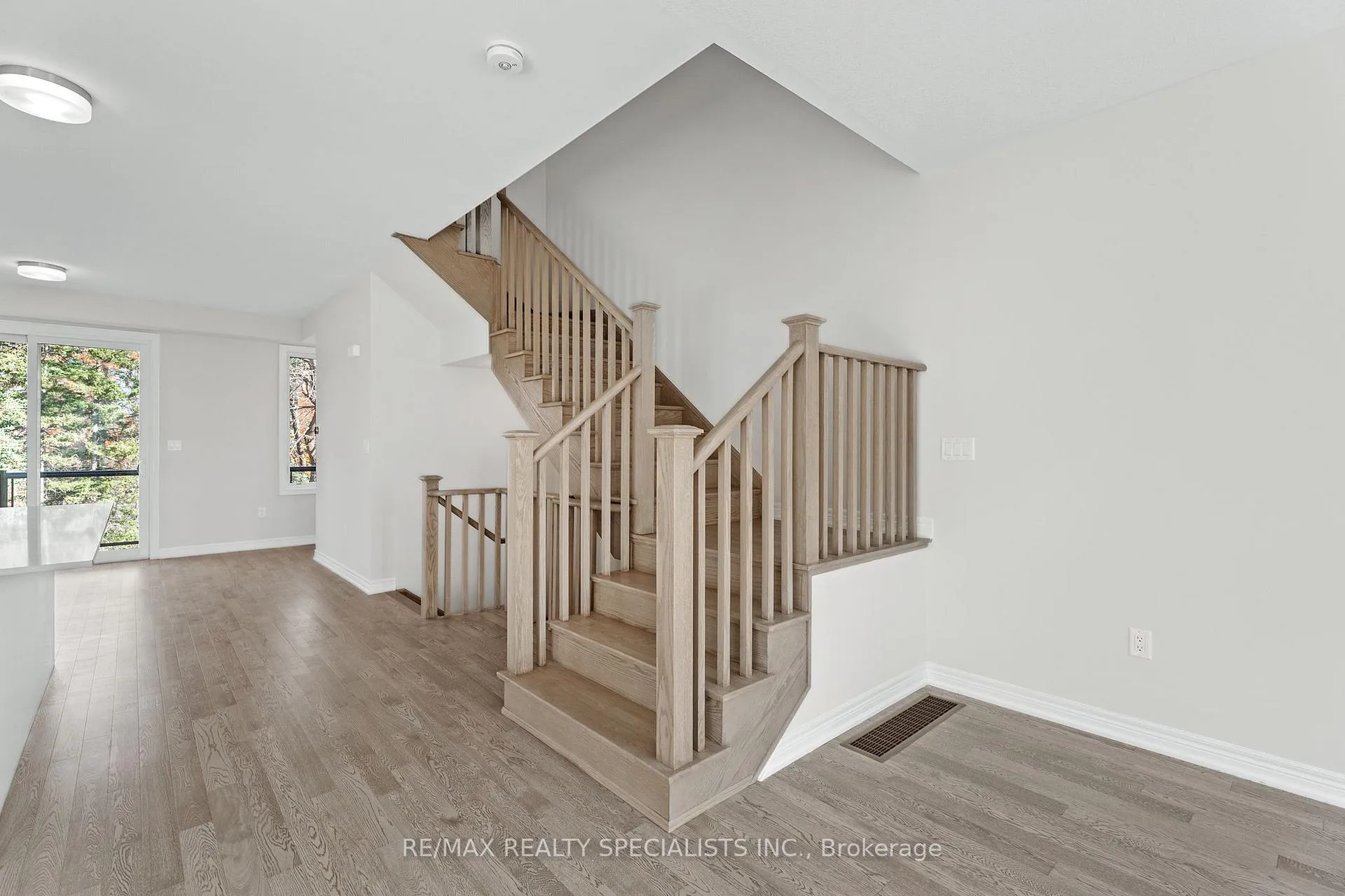 Photo 23 of 15 Folcroft Street, Brampton, Credit Valley — HOMEH