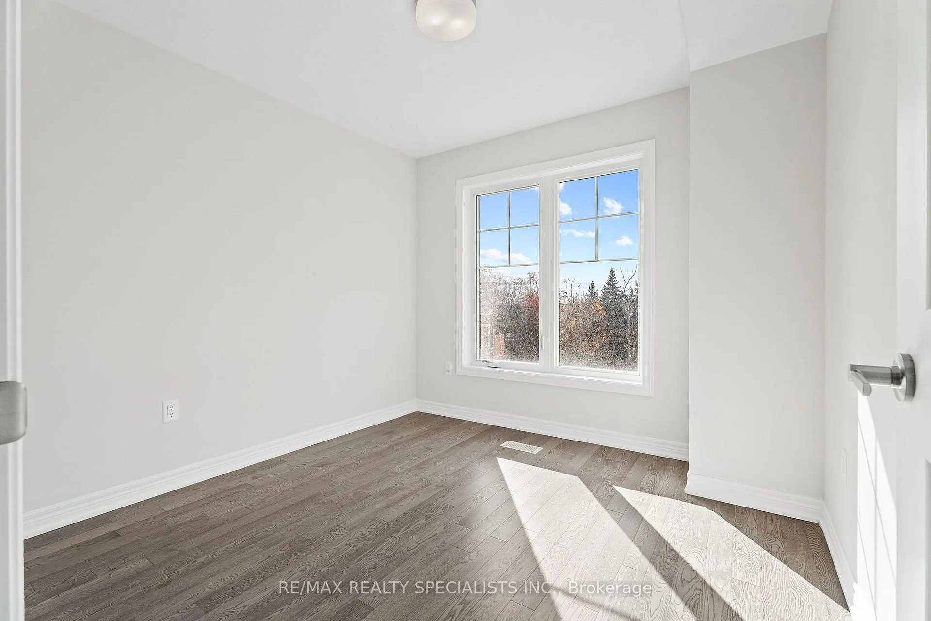 Photo 28 of 15 Folcroft Street, Brampton, Credit Valley — HOMEH