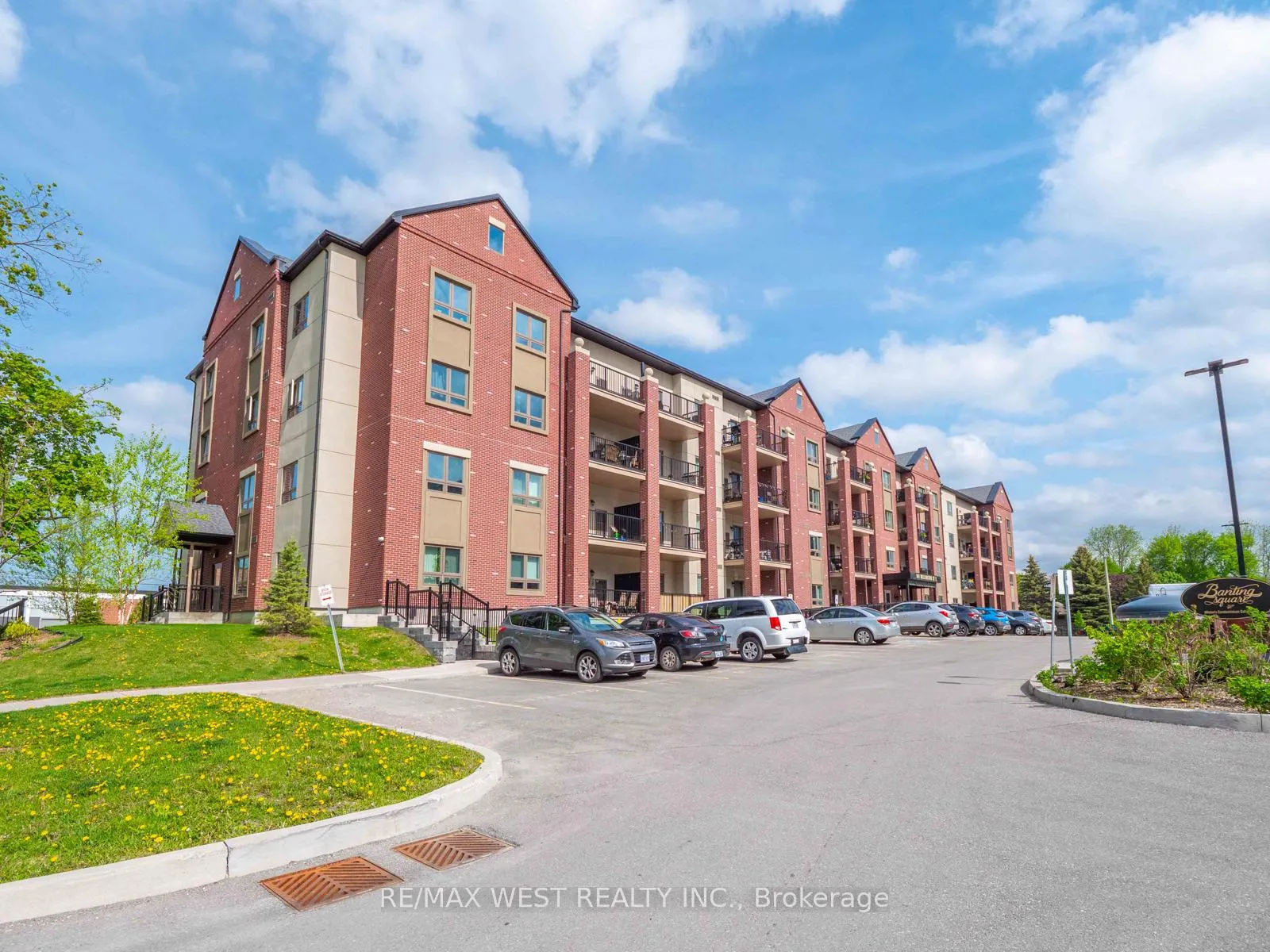 Photo 1 of Unit 104, 161 Wellington Street E, New Tecumseth, Alliston — HOMEH